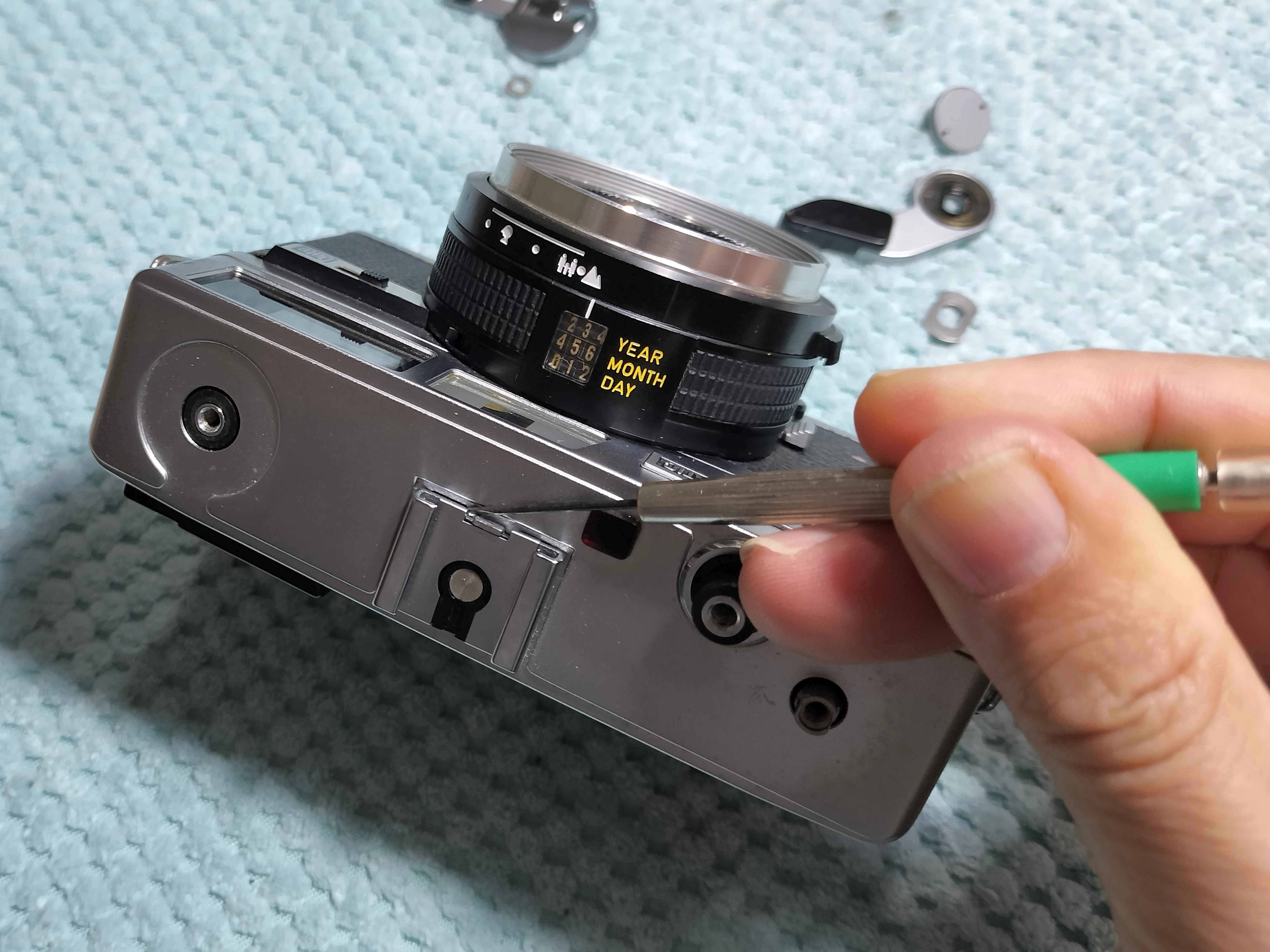 Canon Datematicの分解｜フィルムカメラ修理のアクアカメラ