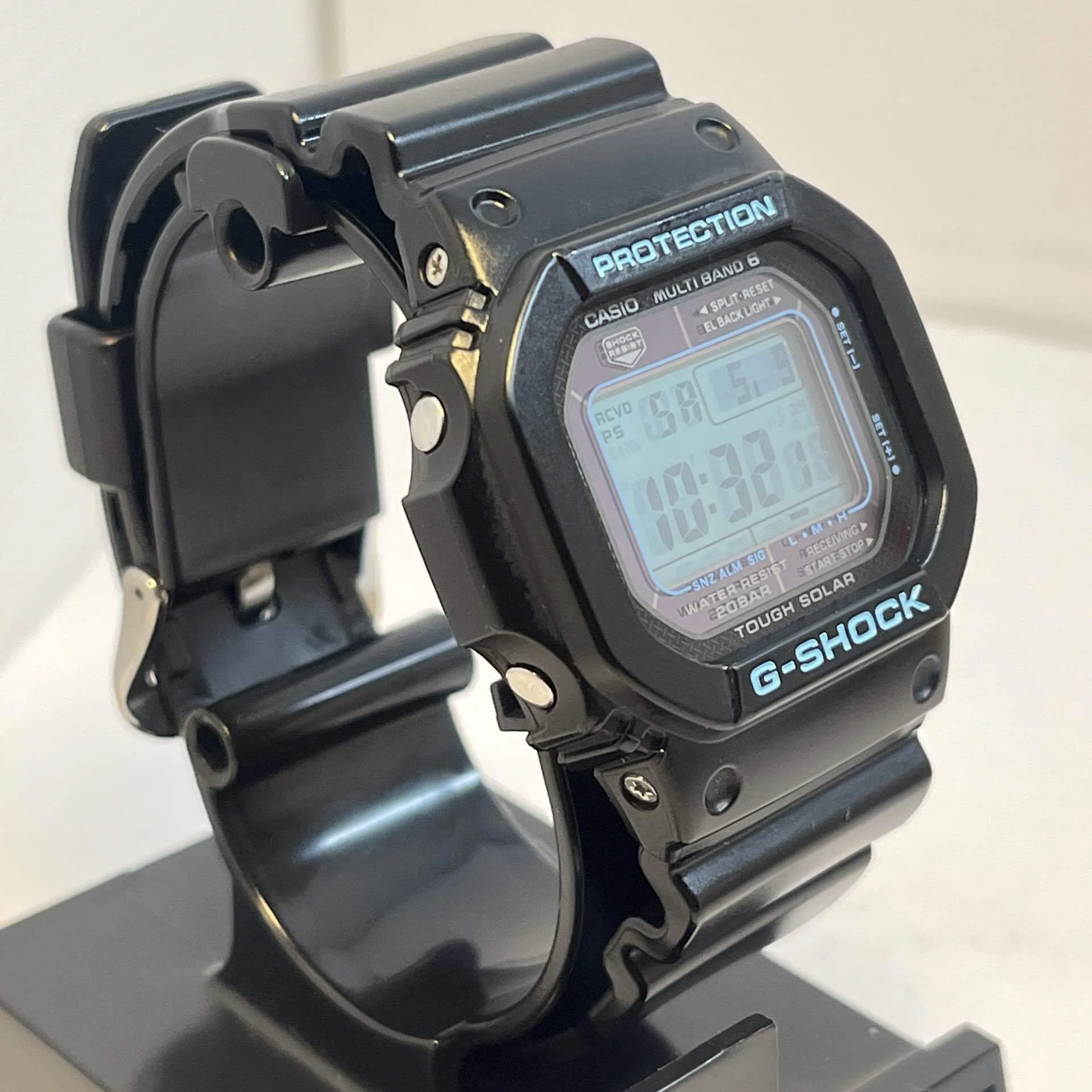 レビュー】漆黒に宿る青。G-SHOCK「GW-M5610BA-1JF」が大人に似合う