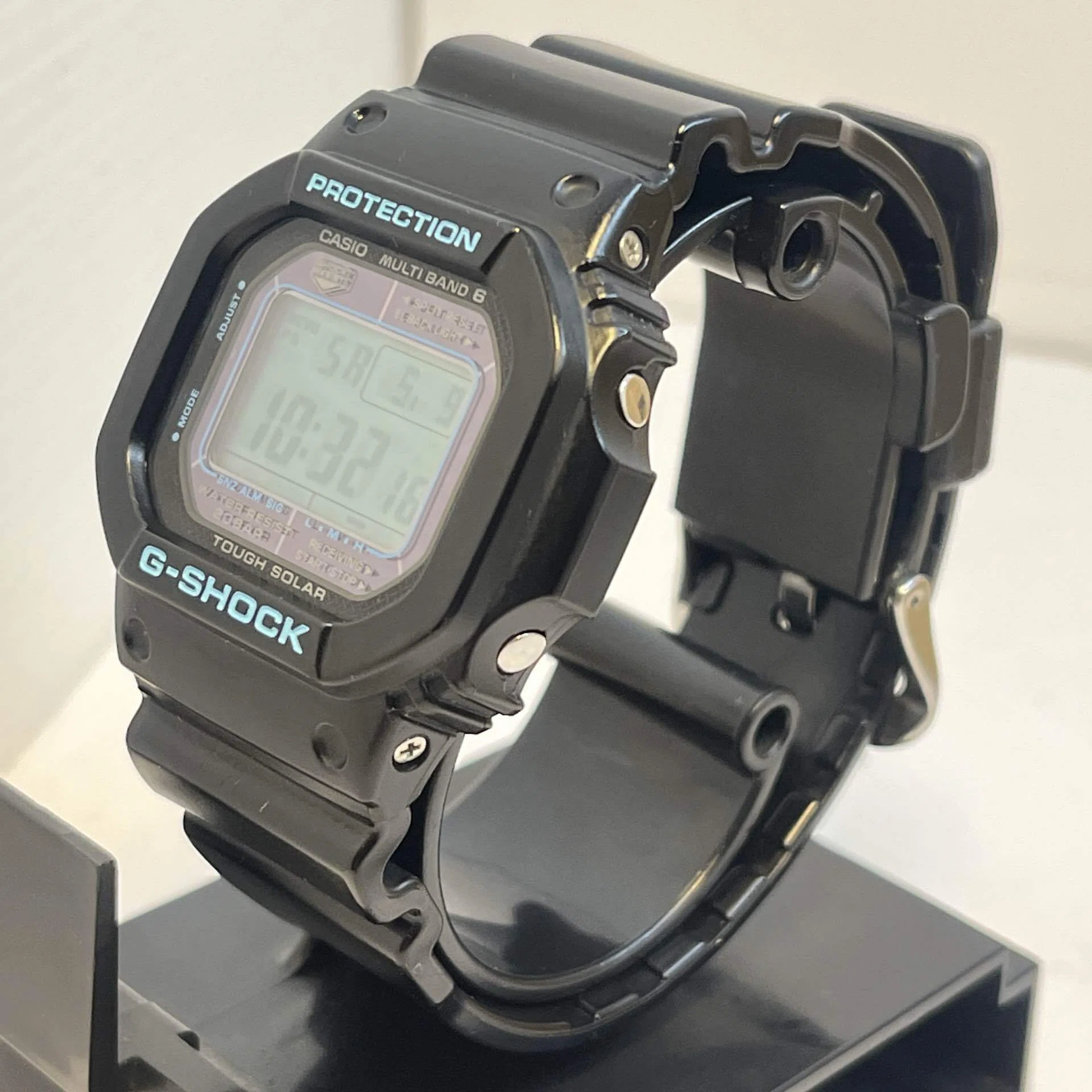 レビュー】漆黒に宿る青。G-SHOCK「GW-M5610BA-1JF」が大人に似合う