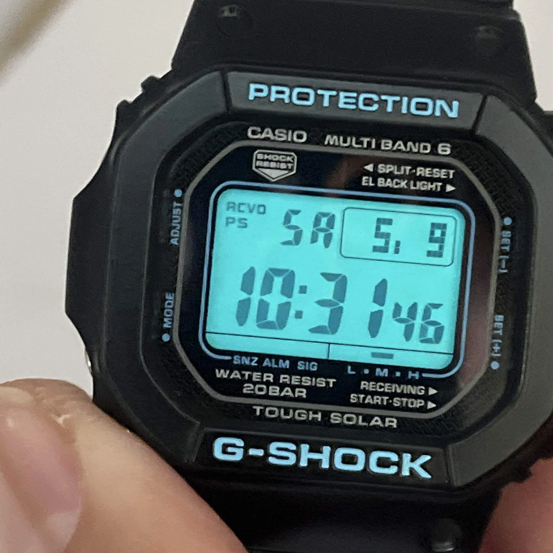レビュー】漆黒に宿る青。G-SHOCK「GW-M5610BA-1JF」が大人に似合う