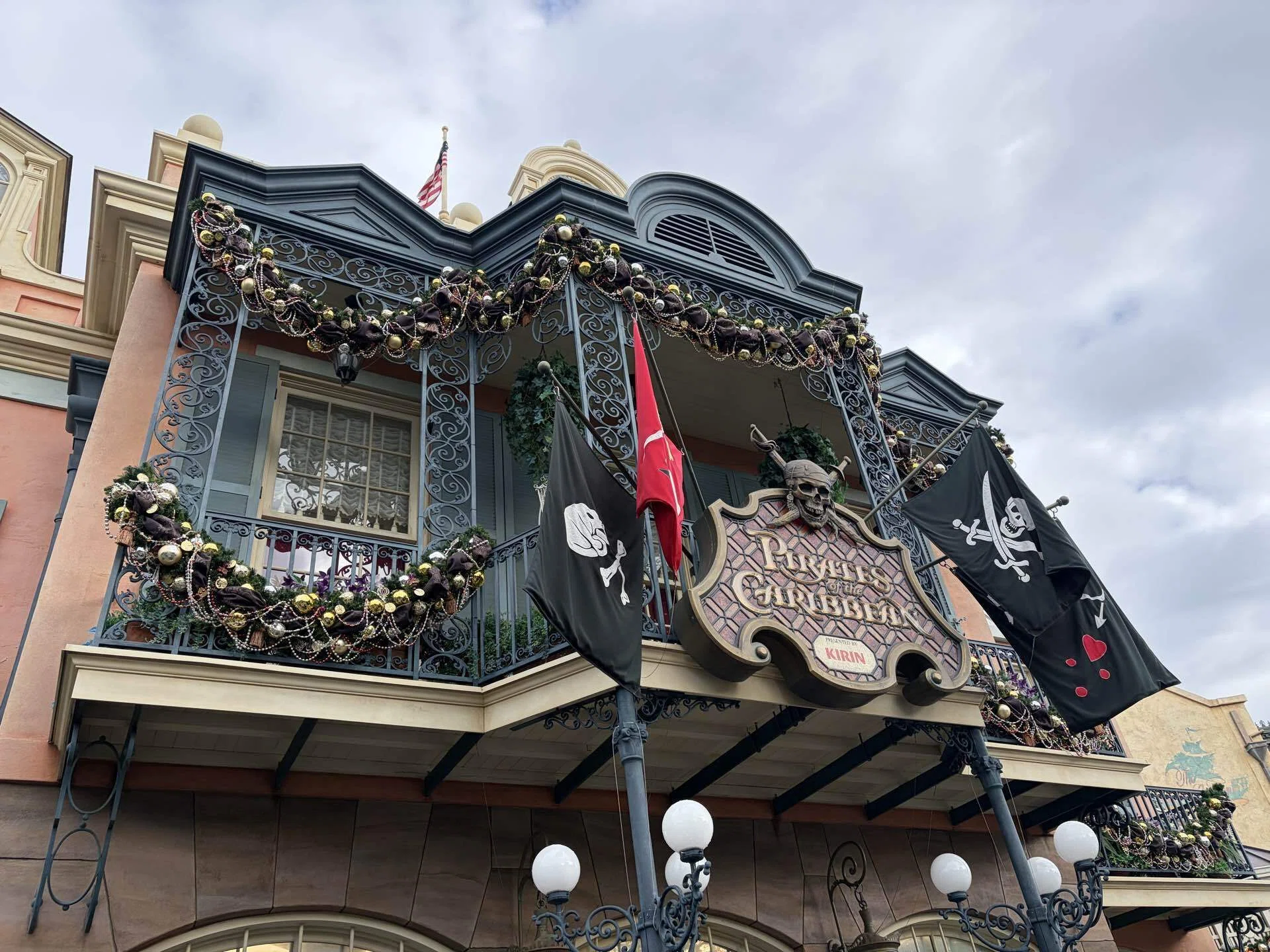 観劇とクリスマスディズニー1人旅②ディズニーランド編｜しの