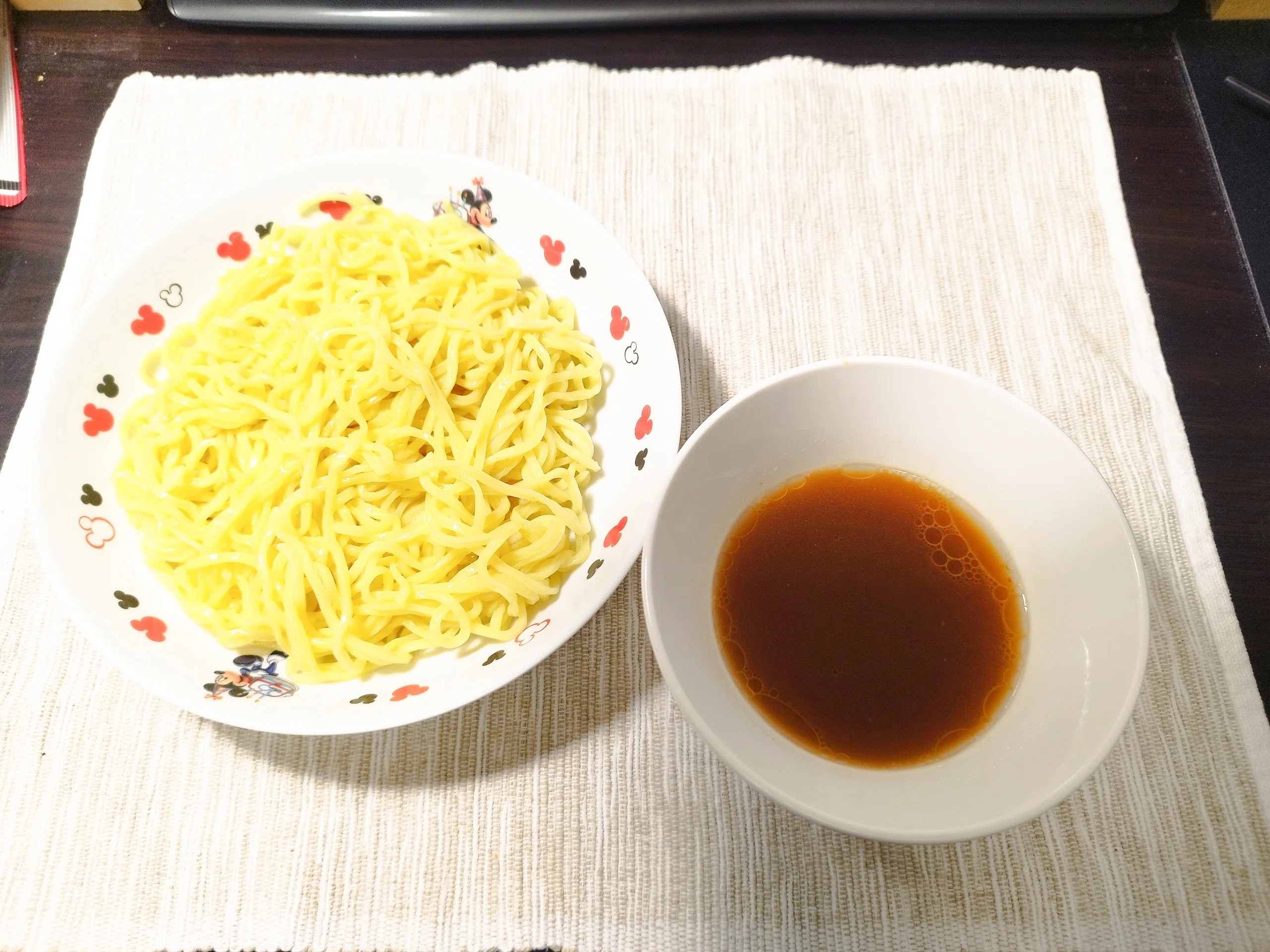 Cosmos] Frozen Tsukemen Taste Test｜ちびひめ