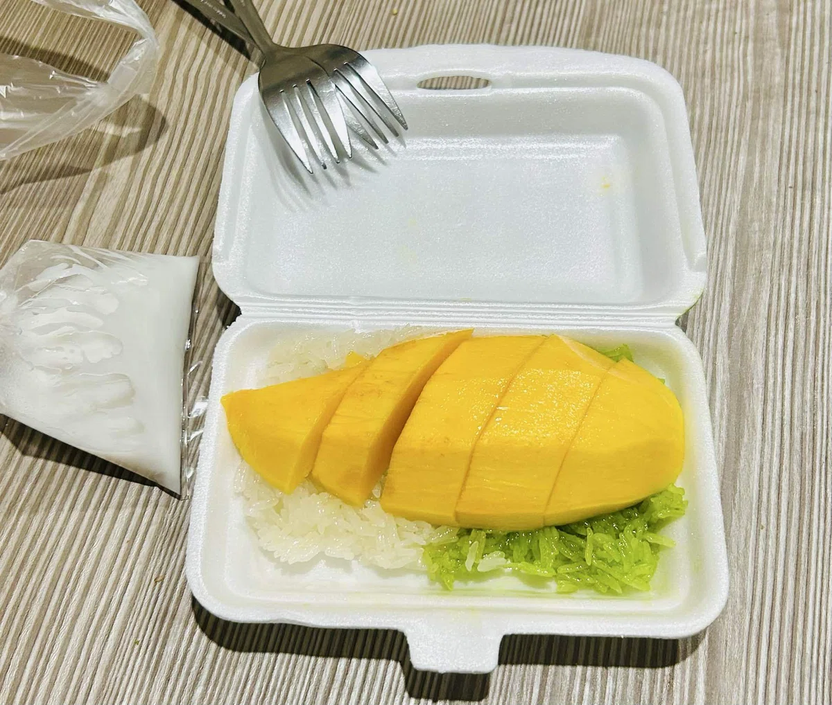 質素なカオニャオマムアン