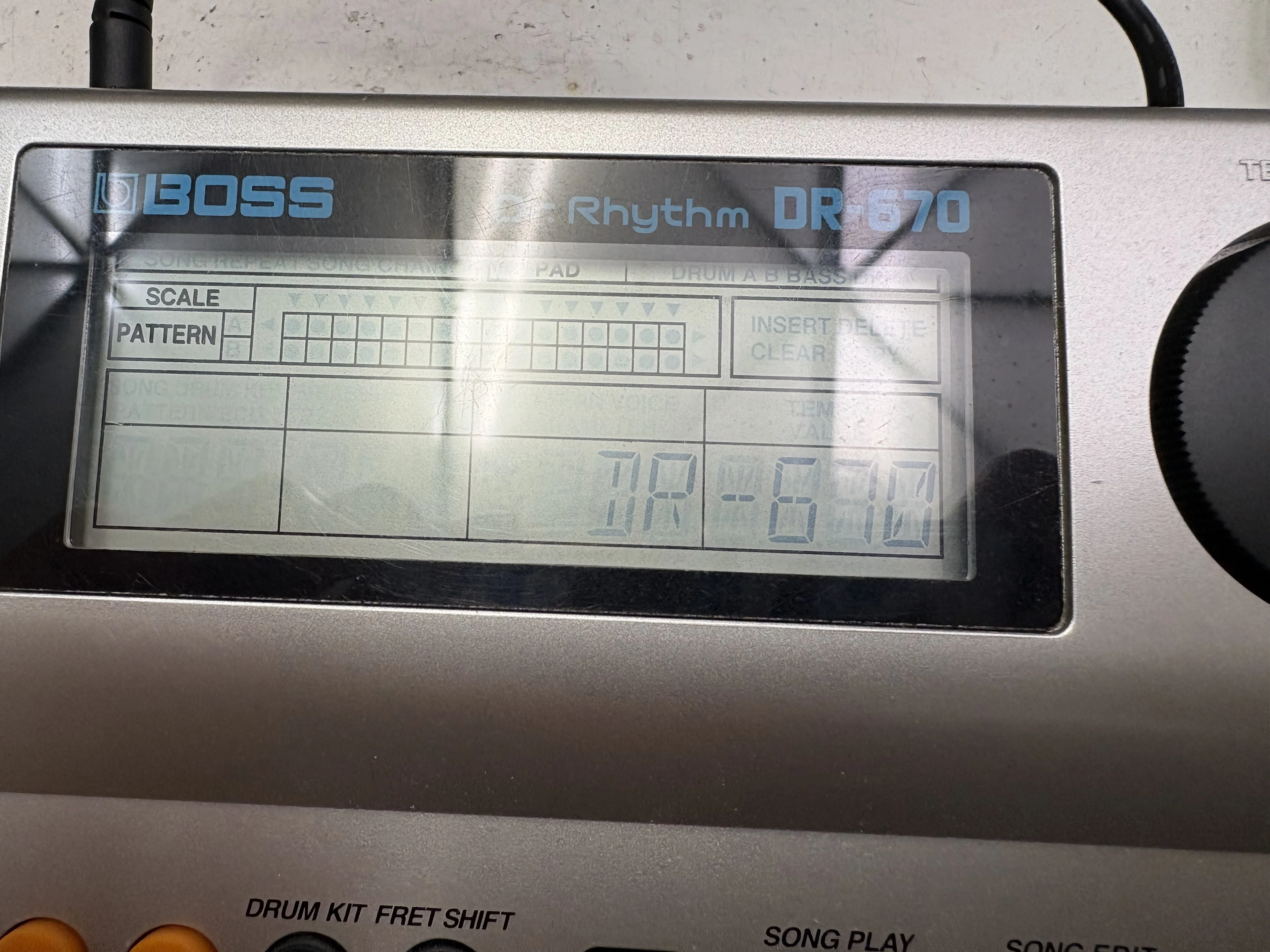 🎸 【機材修理】BOSS DR-670 修理｜電源は入るけど操作すると再起動