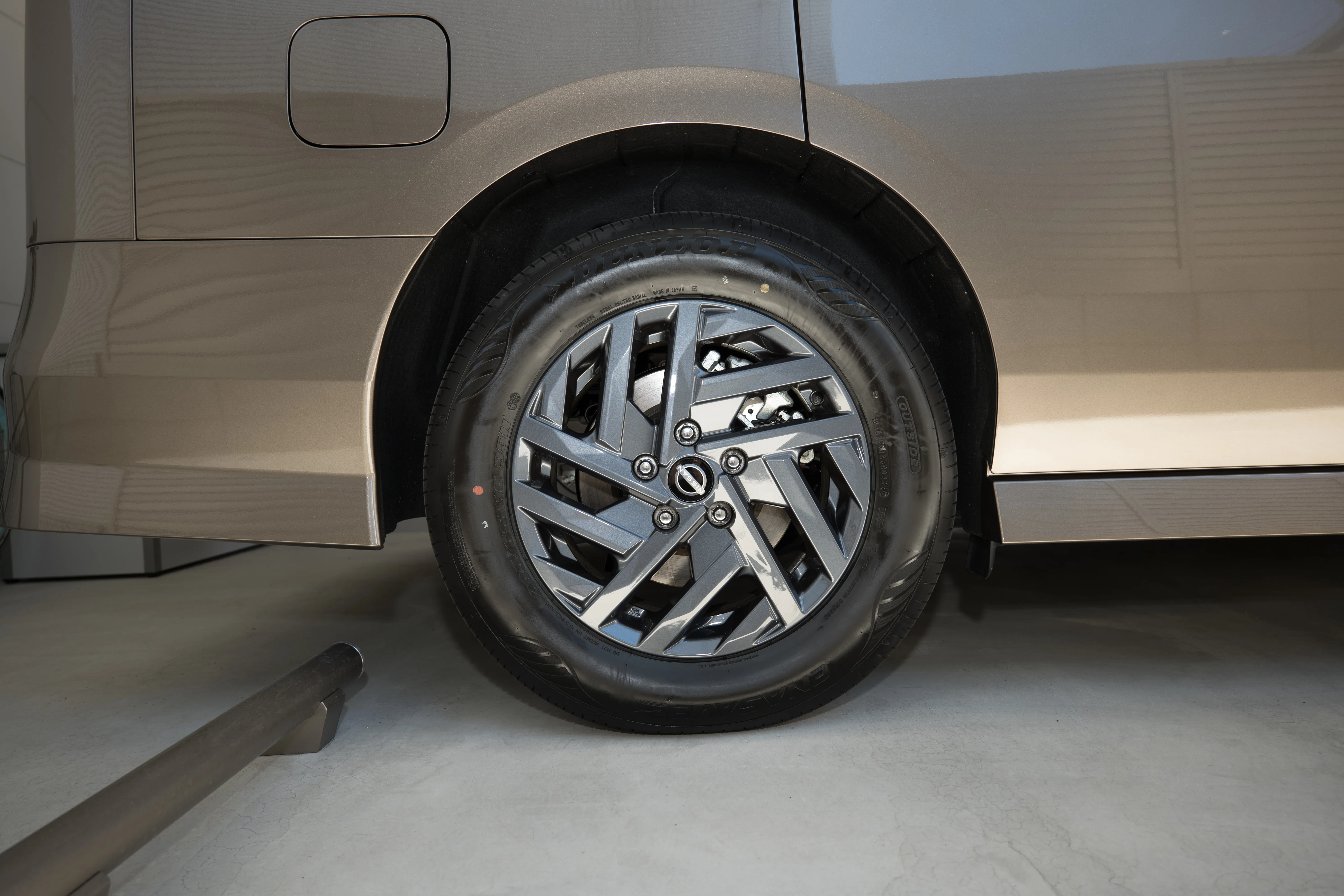 Vehicle Delivery] Nissan Serena e-4ORCE Highway Star V Crystal