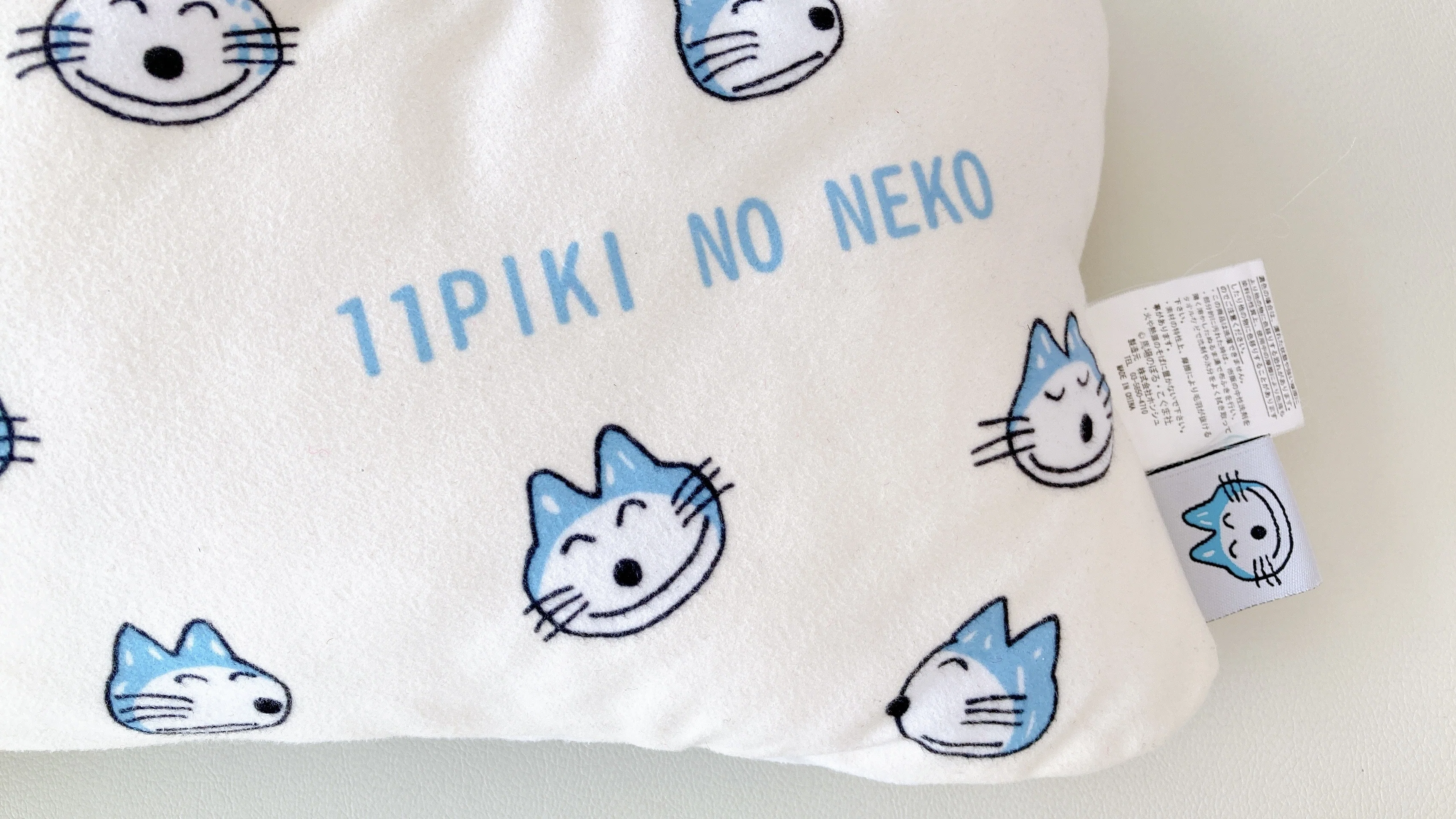 kittybunnyponny x amomento コラボ ネコクッション 鴻池剛と猫のぽんた ニャアアアン！』 猫のぽんたミニクッション