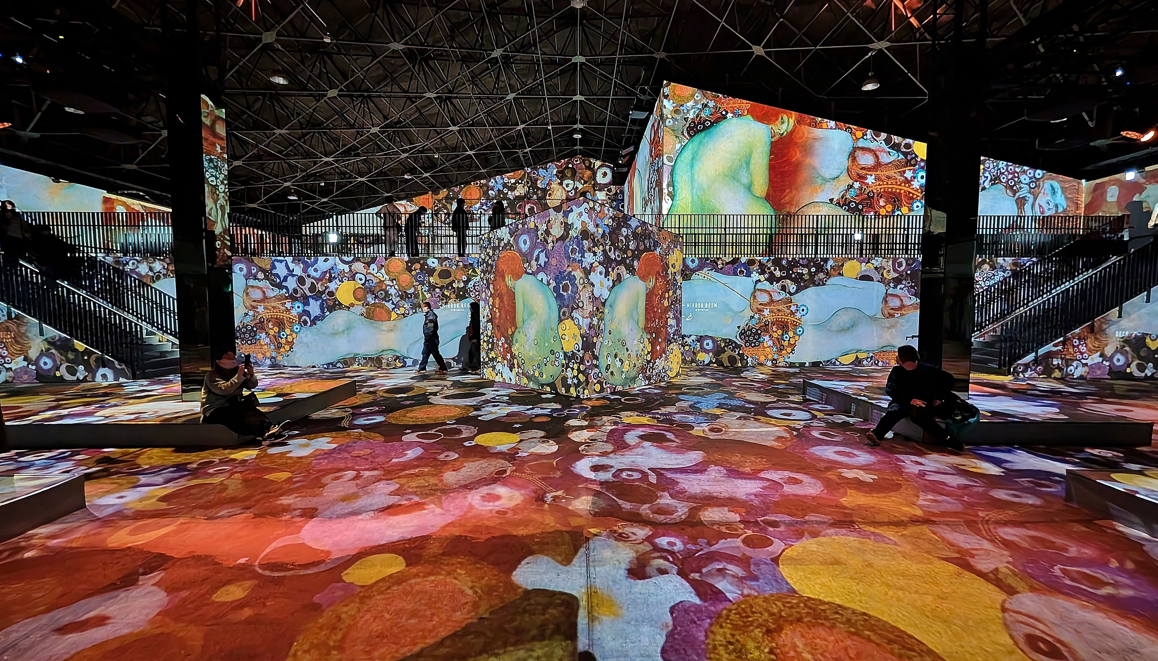 絵画 浜辺 横浜の海辺で没入型アート施設】山下埠頭で絵画の中を歩く体験｜Sho5UA
