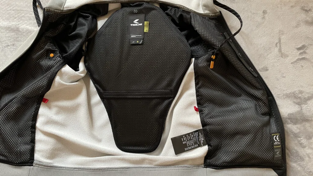 私服に近いジャケット「RSタイチ コーデュラフーディ RSJ330」を