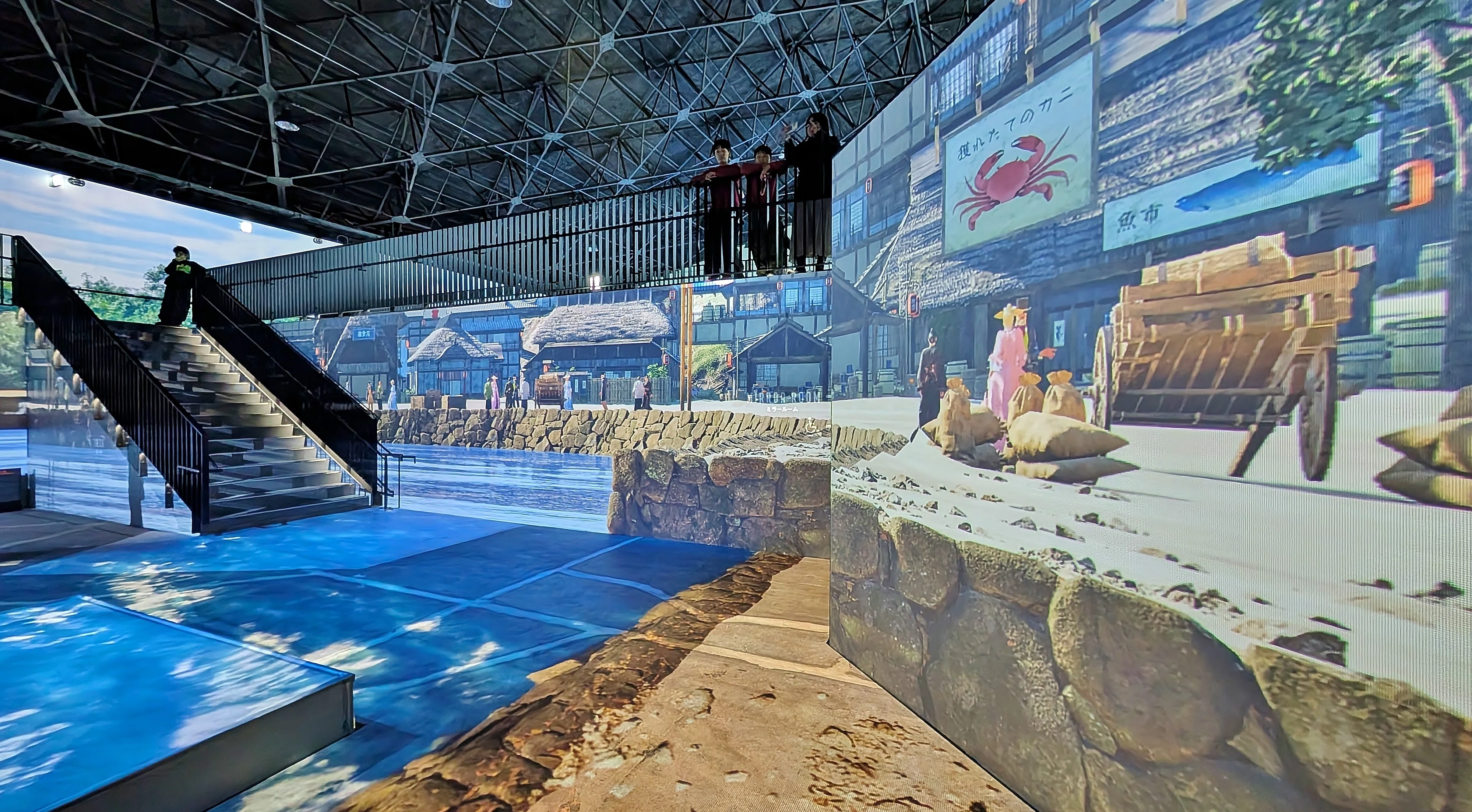 横浜の海辺で没入型アート施設】山下埠頭で絵画の中を歩く体験｜Sho5UA