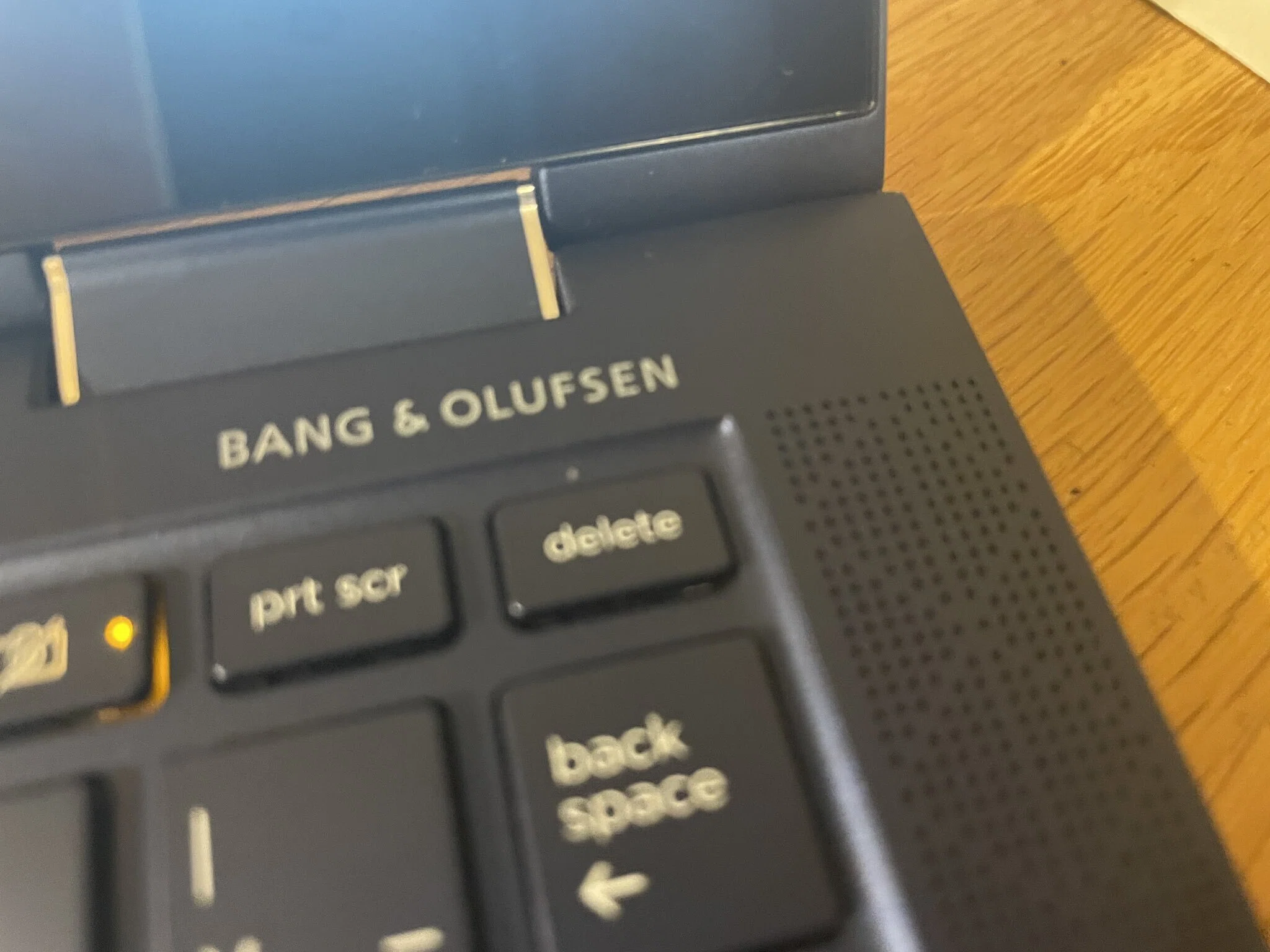 HP Elite Dragonfly G2 を買った｜poteh4ko