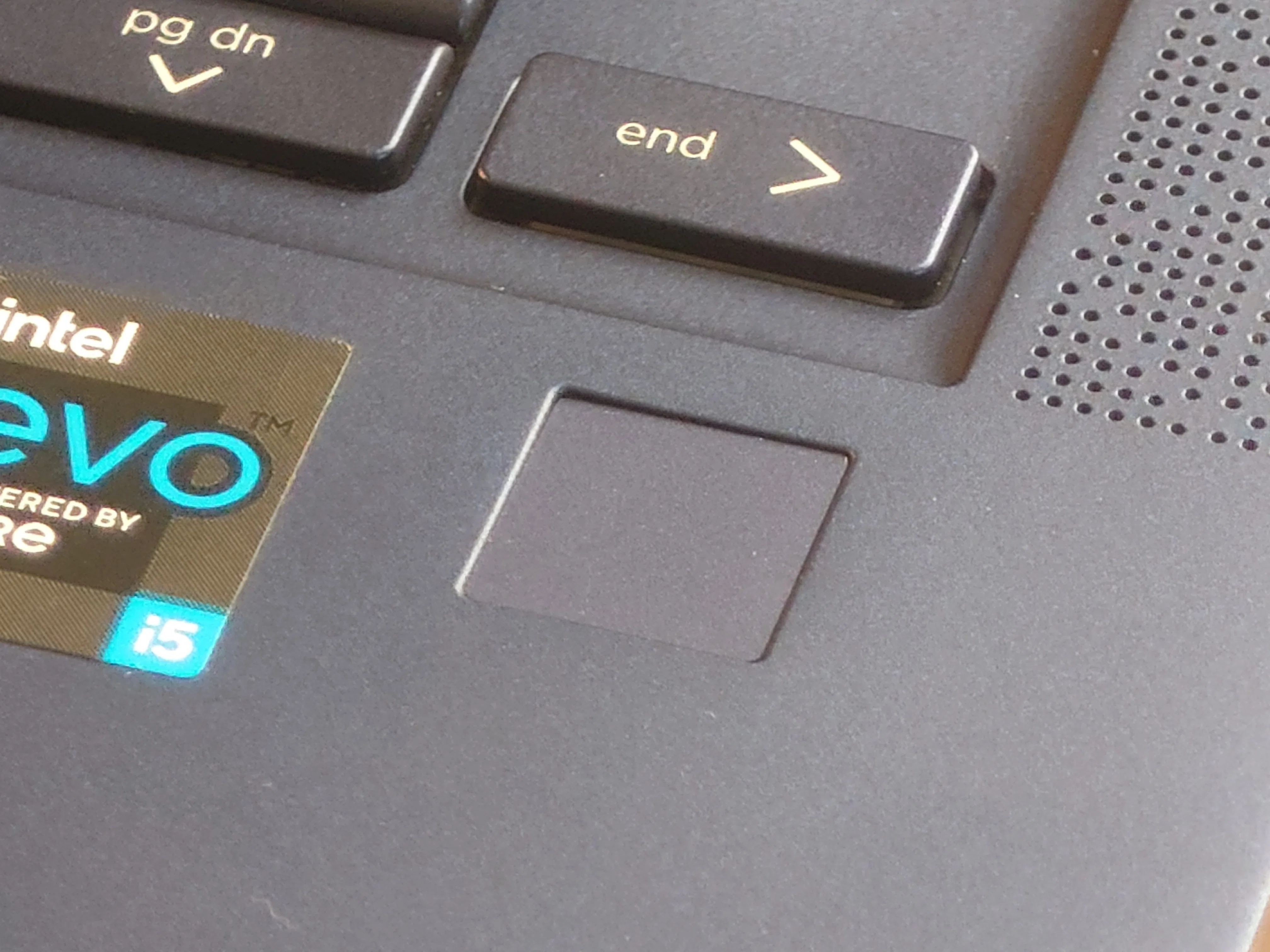 HP Elite Dragonfly G2 を買った｜poteh4ko