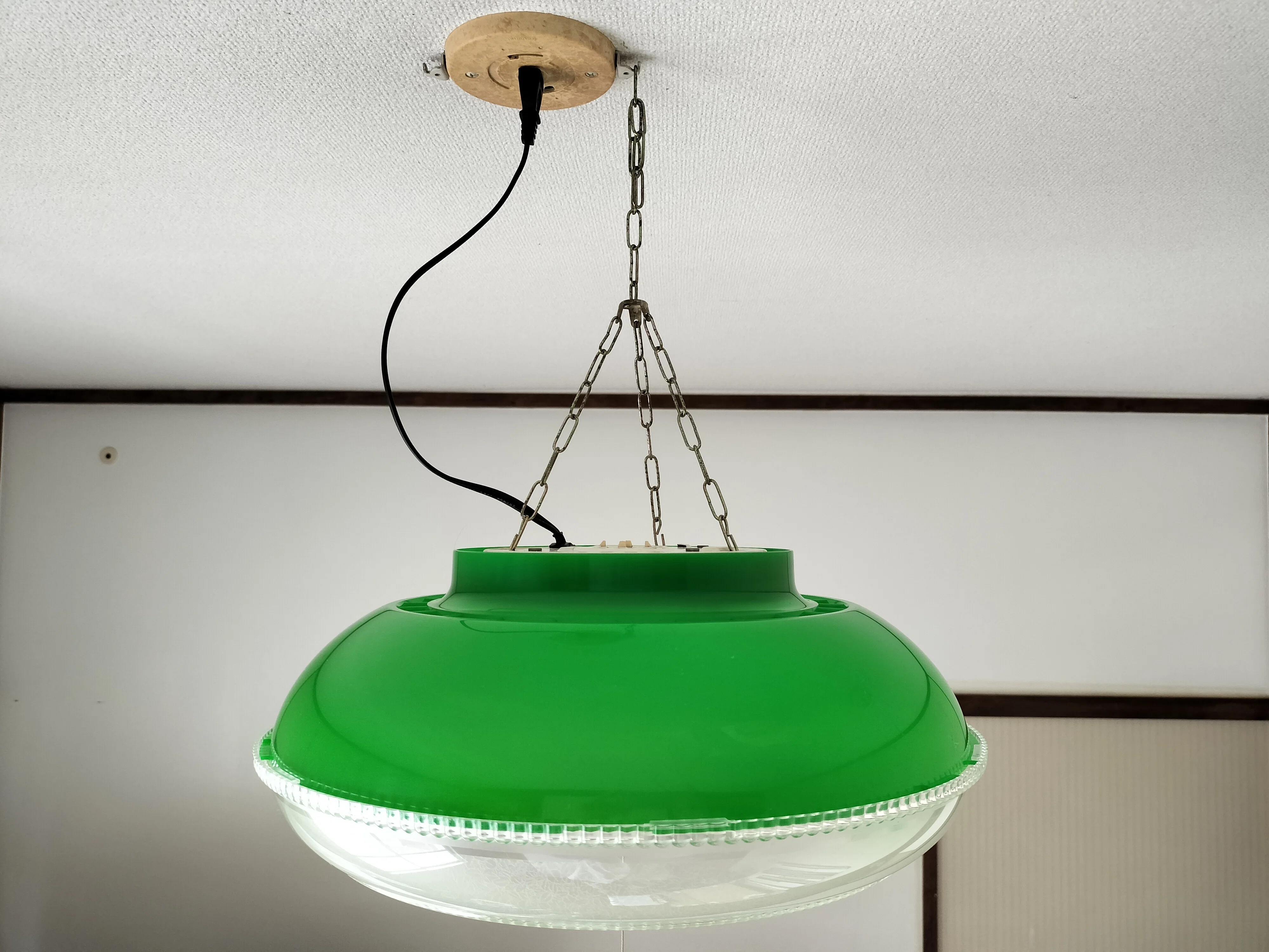 蛍光灯昭和レトロ 吊り下げ照明 レトロ家電のすがた 吊り下げ蛍光灯具2点｜RYU KASA