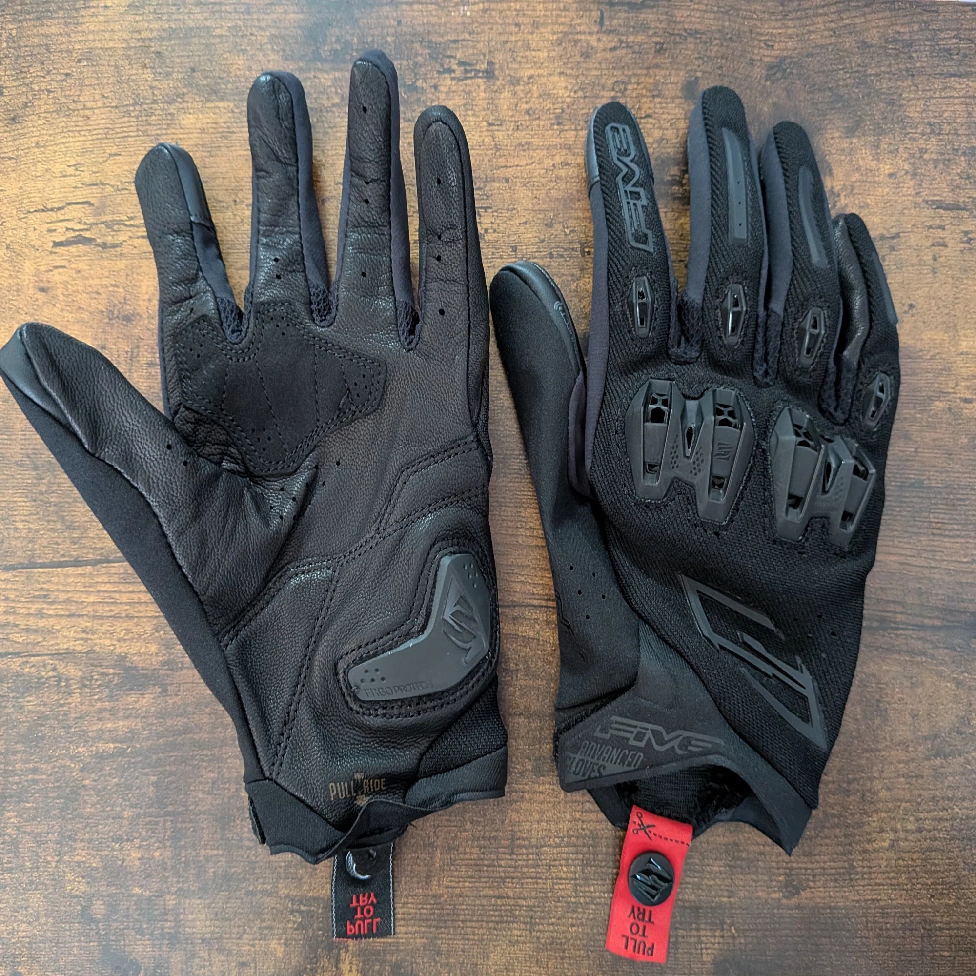 バイクグローブの買い替え：FIVE「STUNT EVO2」｜moho