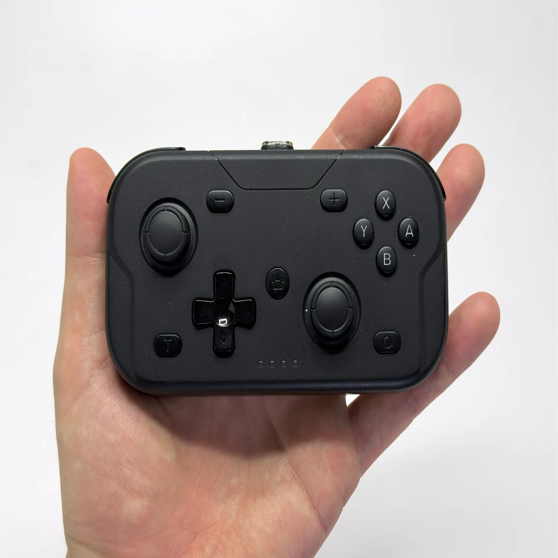 Switch 黒 Switch2購入から約1年、本当に買って良かった3つの周辺機器｜KuroBox