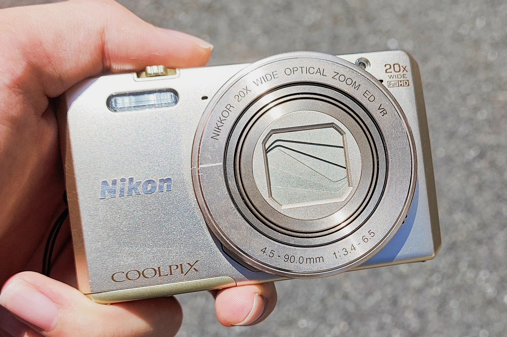 これまた埃をかぶっていたCOOLPIX S7000を持ち出す。｜yuusky