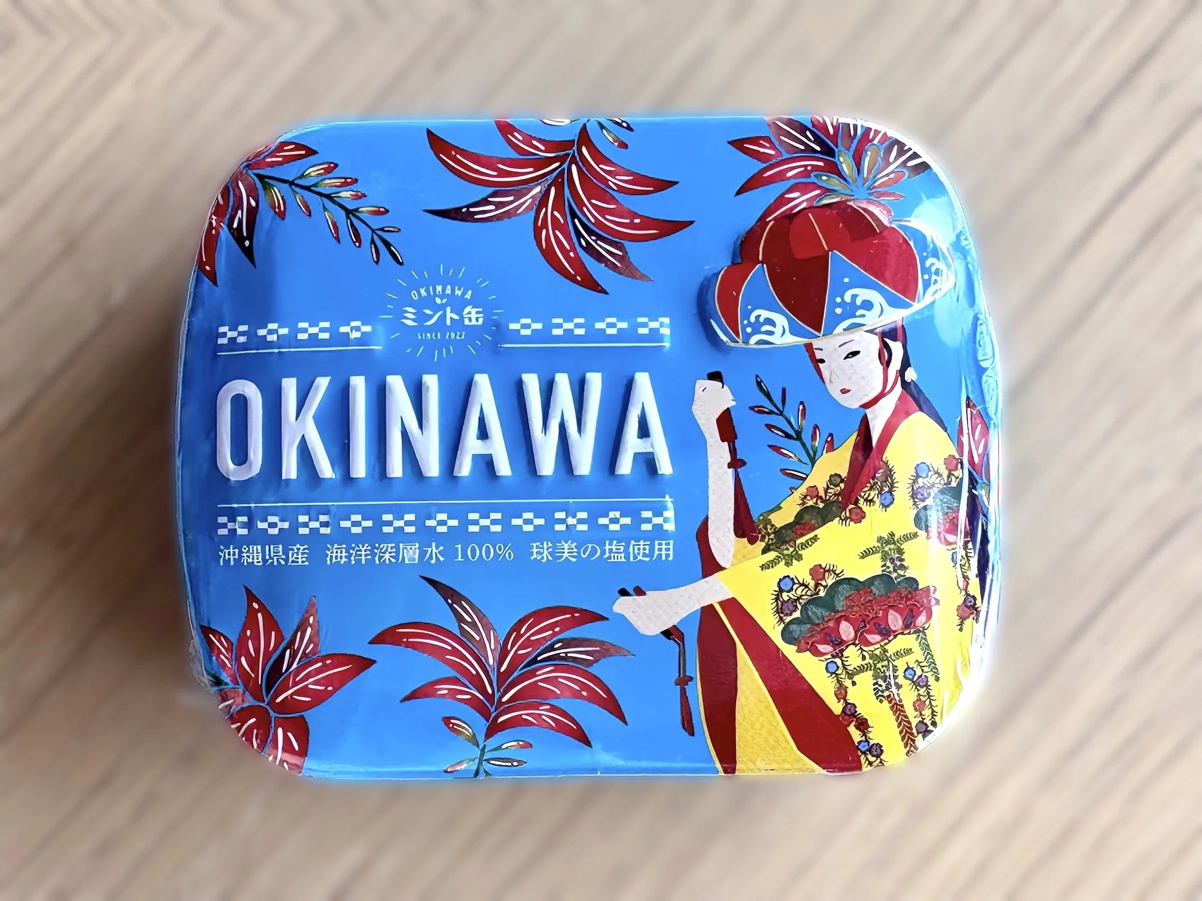 沖縄発！大人気ミント缶。仕掛けたのはスーパーカーにも乗っちゃう美人