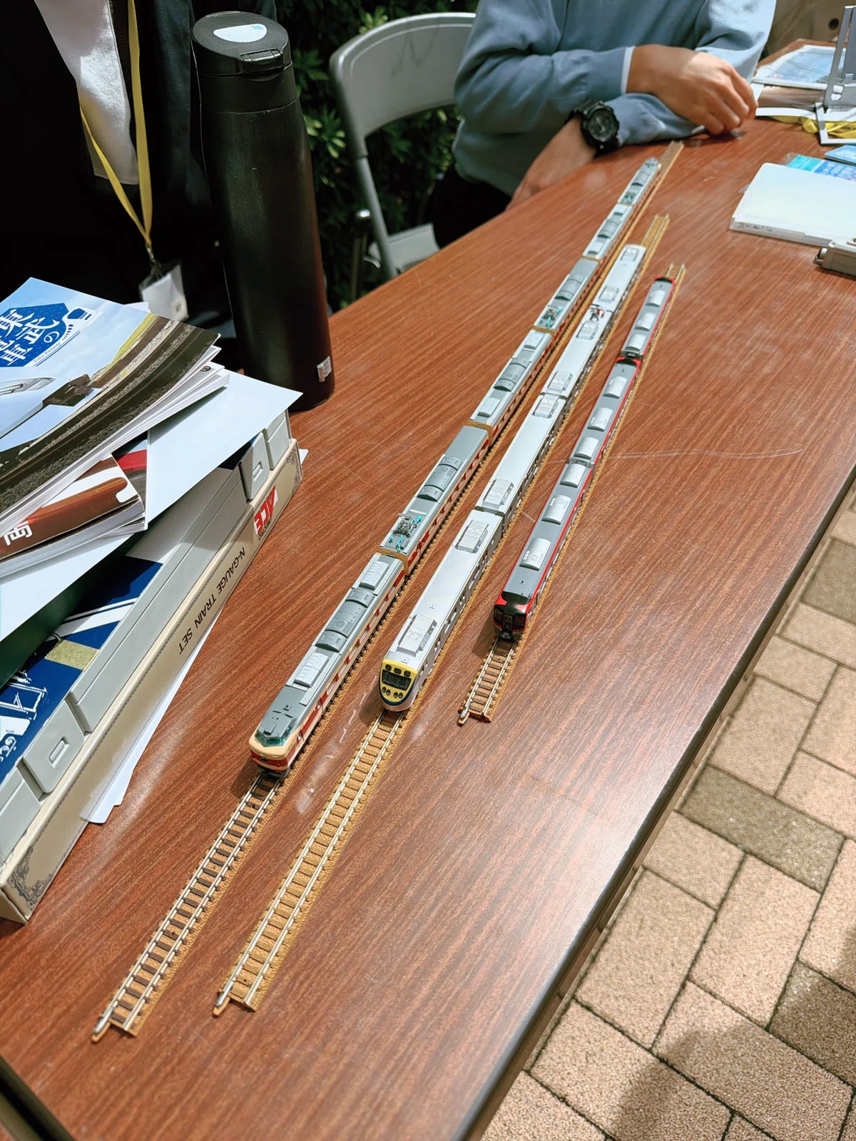 Nゲージ語り｜台湾から来た爆速通勤電車！三鶯重工「EMU800型（微笑號