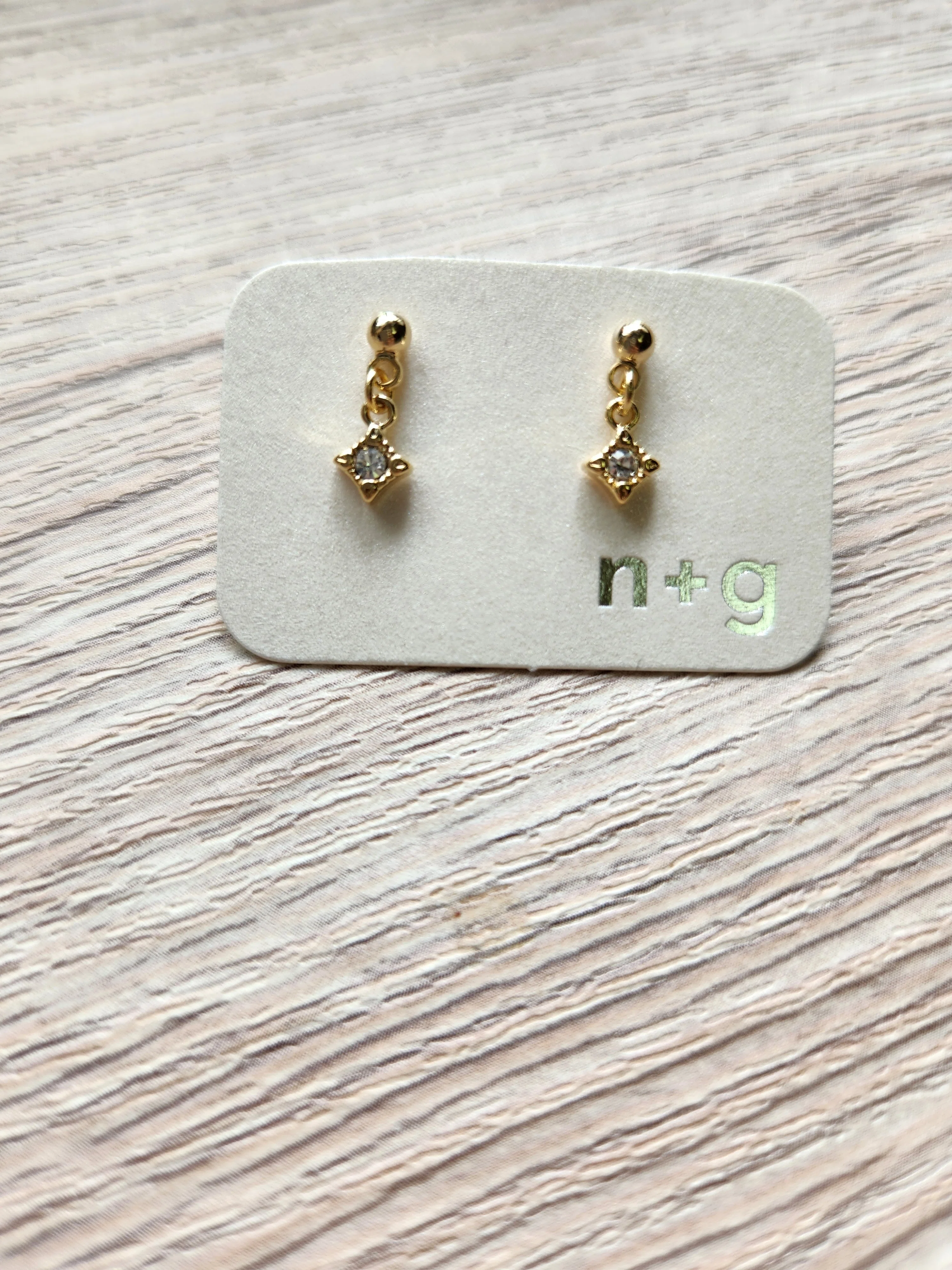 n+g】保護猫寄付つきハンドメイドピアス(猫モチーフ以外ver