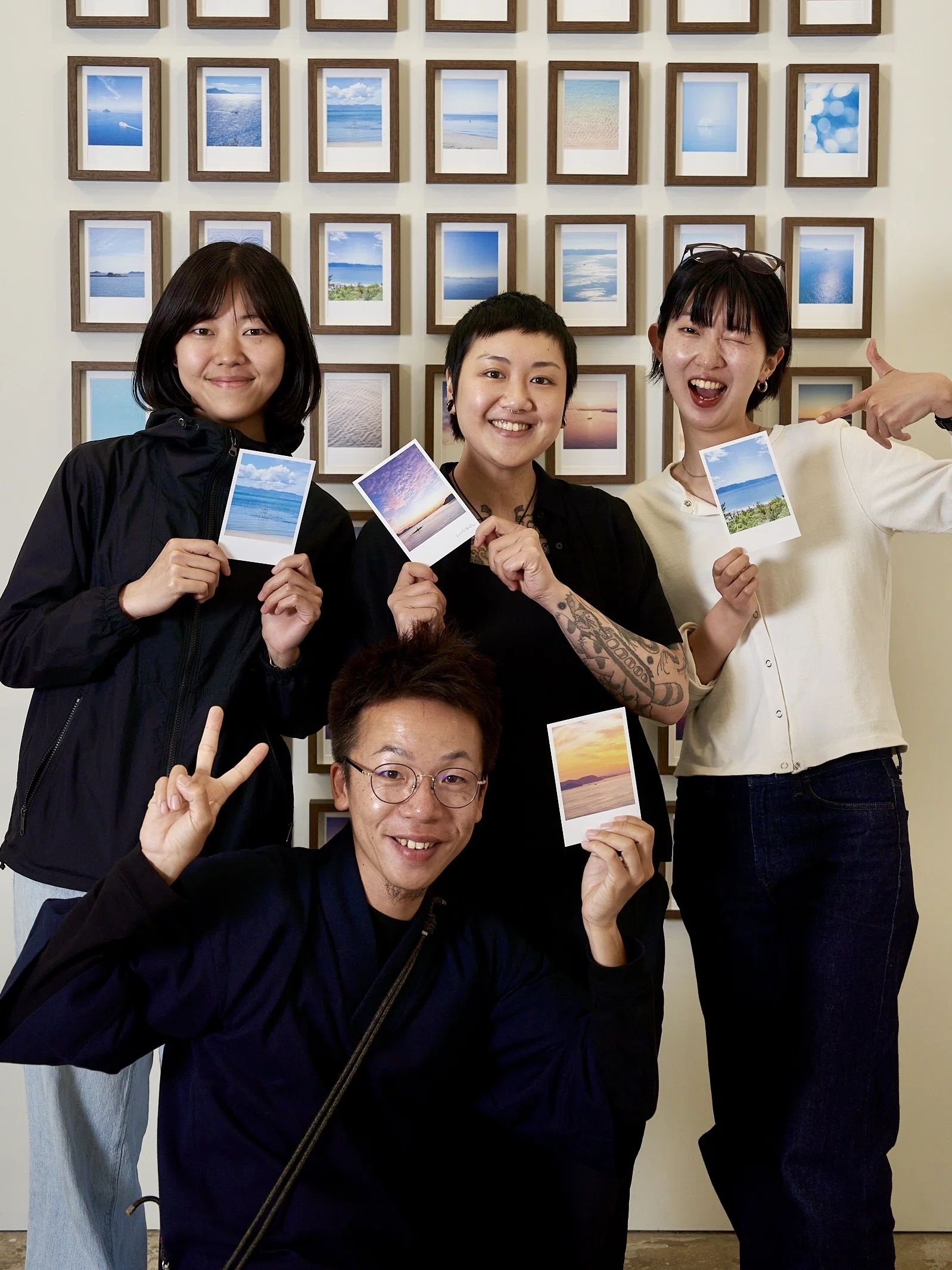GWの直島で、50種類のポストカードから182人の旅人が自分の言葉を綴っ