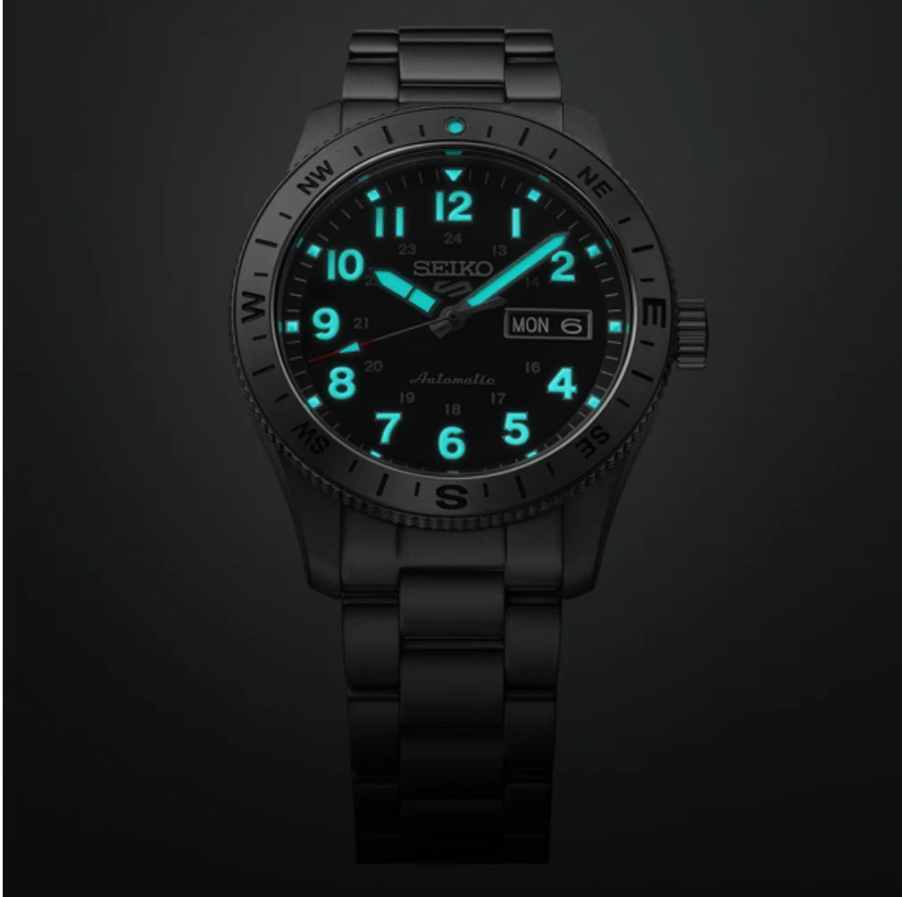 SEIKO〉 5スポーツ HDB008J — 暗闇で光るアラビア数字と簡易方位計