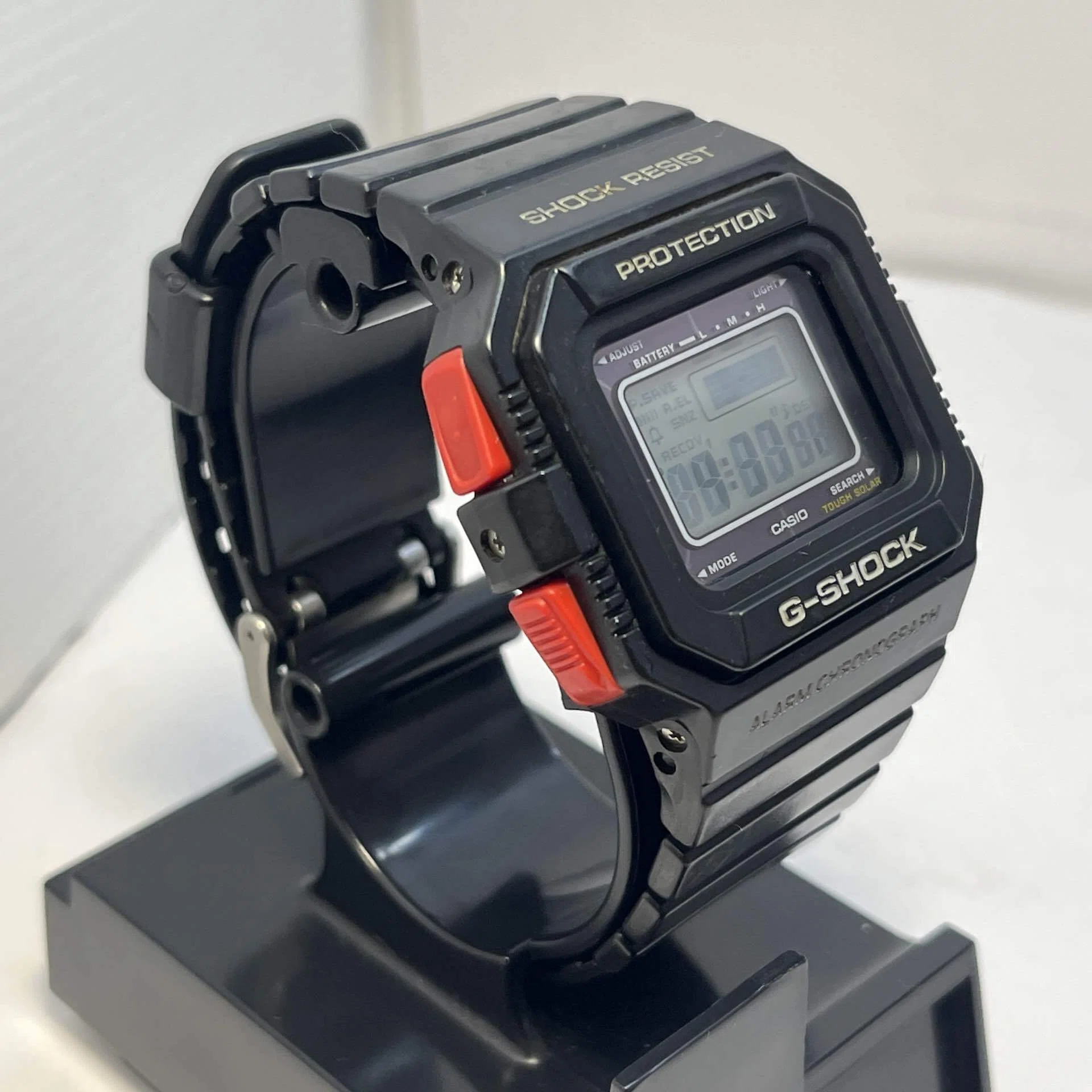 レビュー】質実剛健。大人の「道具」として選ぶG-SHOCK「G-5500」の