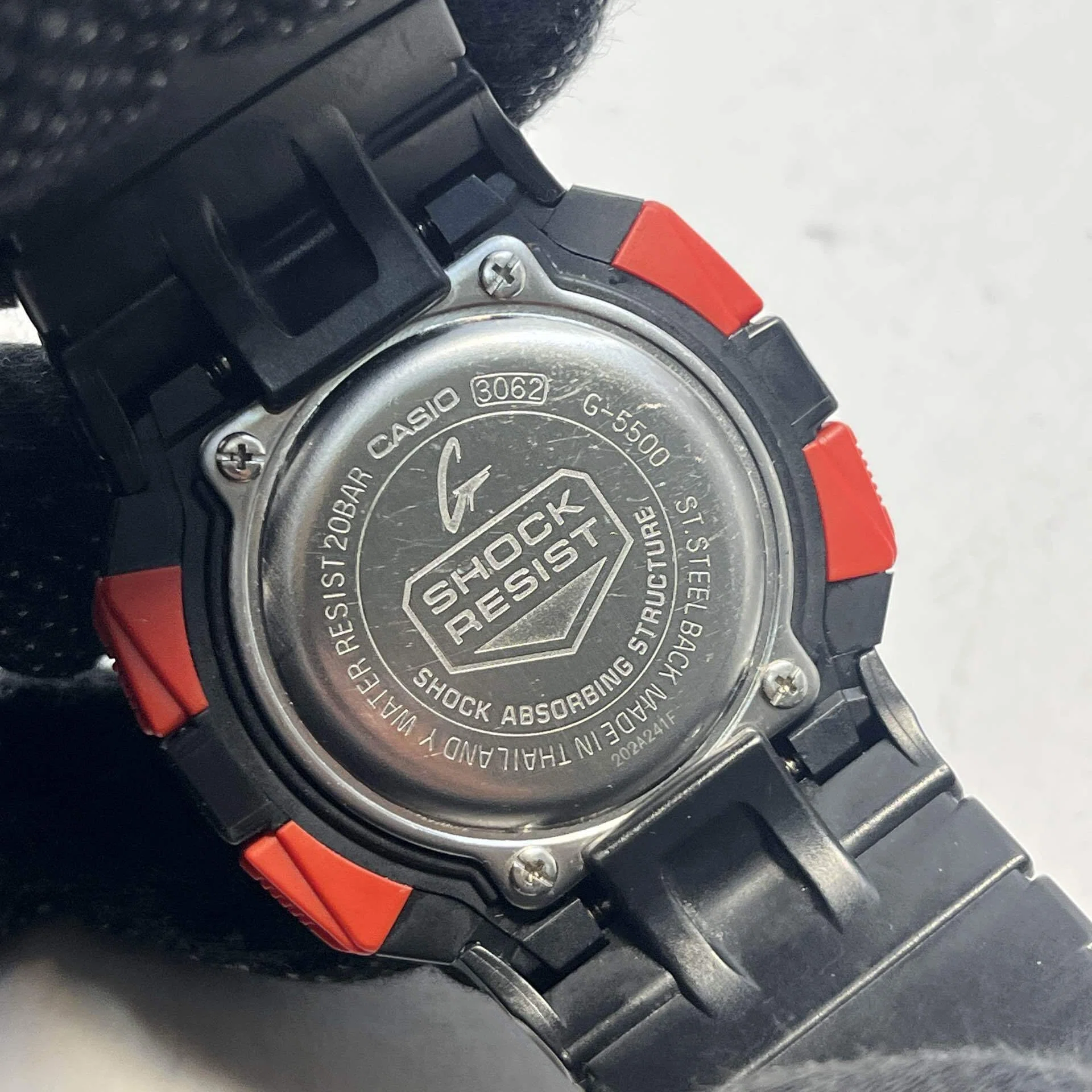 レビュー】質実剛健。大人の「道具」として選ぶG-SHOCK「G-5500」の