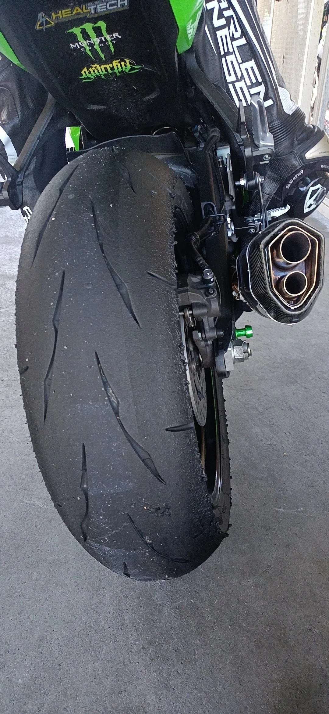 バイク編② ZX-10R タイヤ歴｜lees room