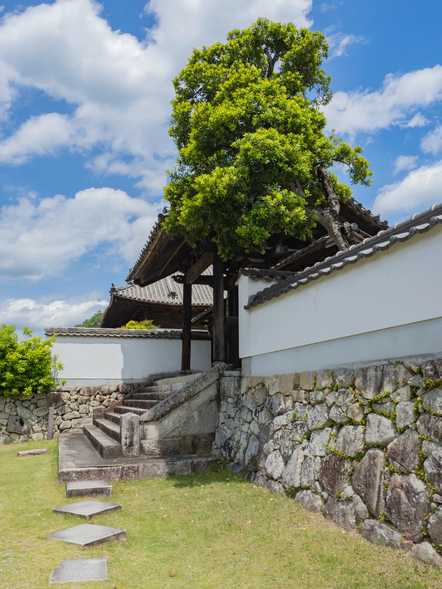 高梁に遠州の庭あり。頼久寺｜KATSUMI