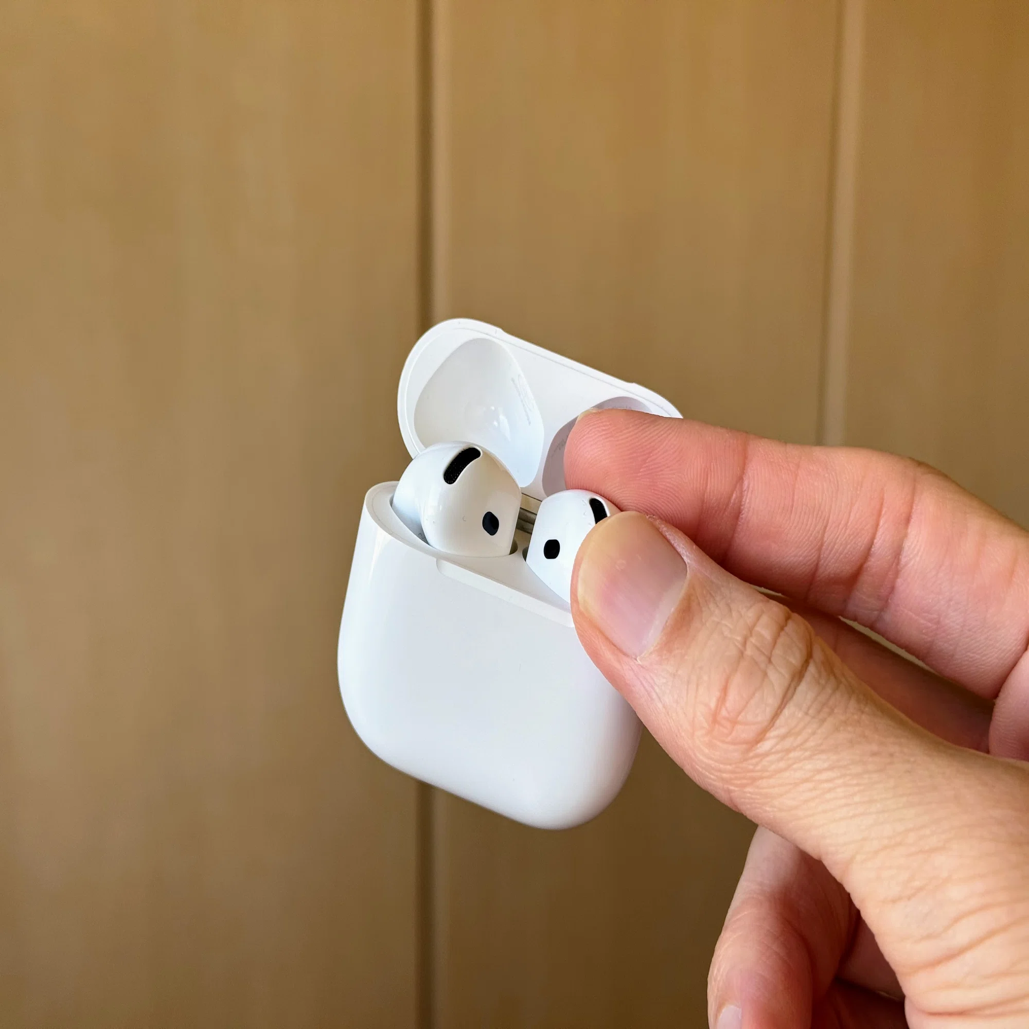 Apple] AirPods 4 (ANC Model) Review: Why I Chose the Standard