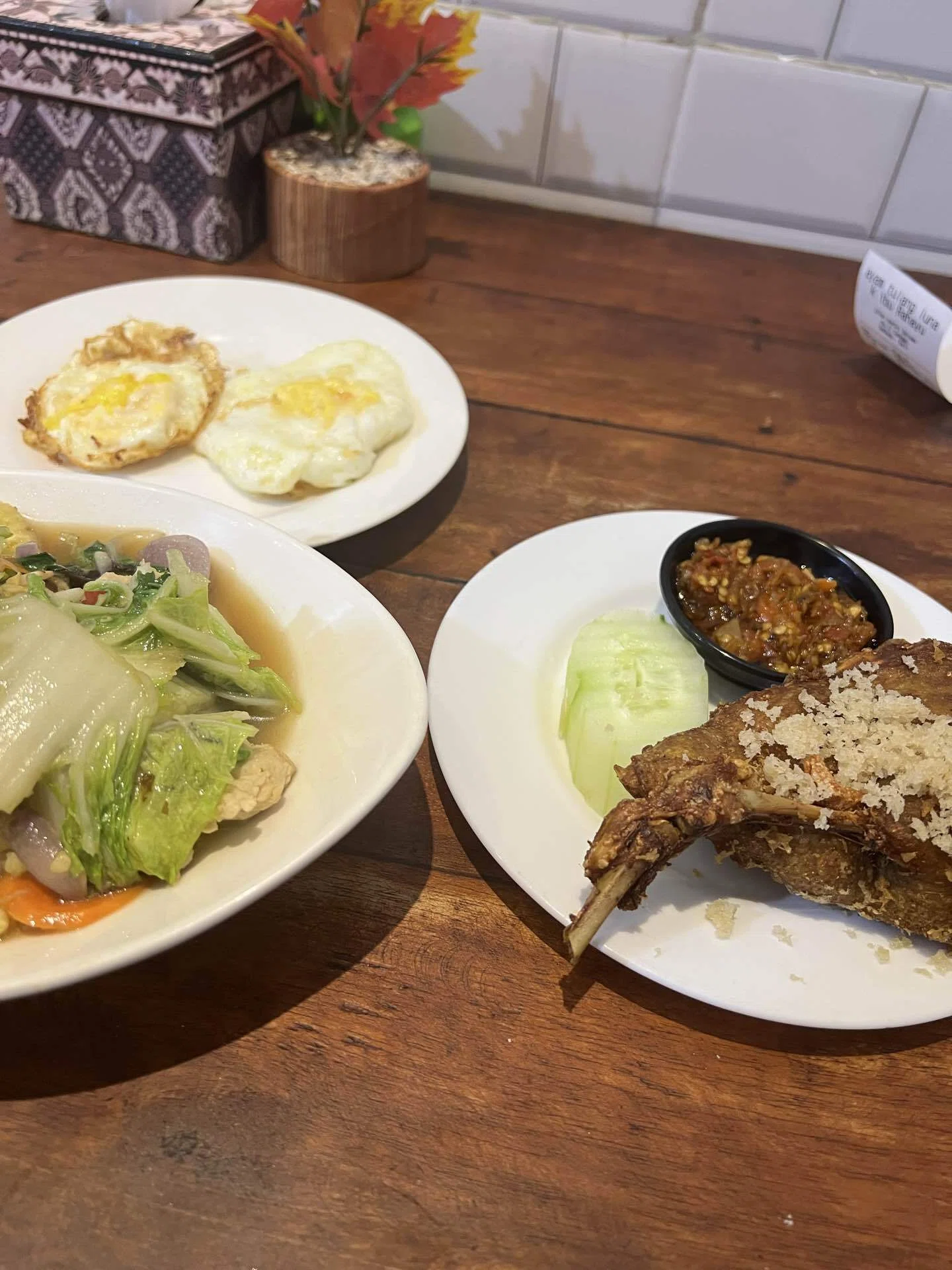 観光しないバリ・チャングーの食卓。1日1,000円で回している、徒歩圏4