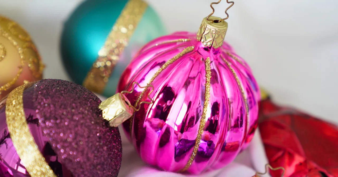 ガラスがりんごになった日。｜ヨーロッパのクリスマスにガラスの飾りが