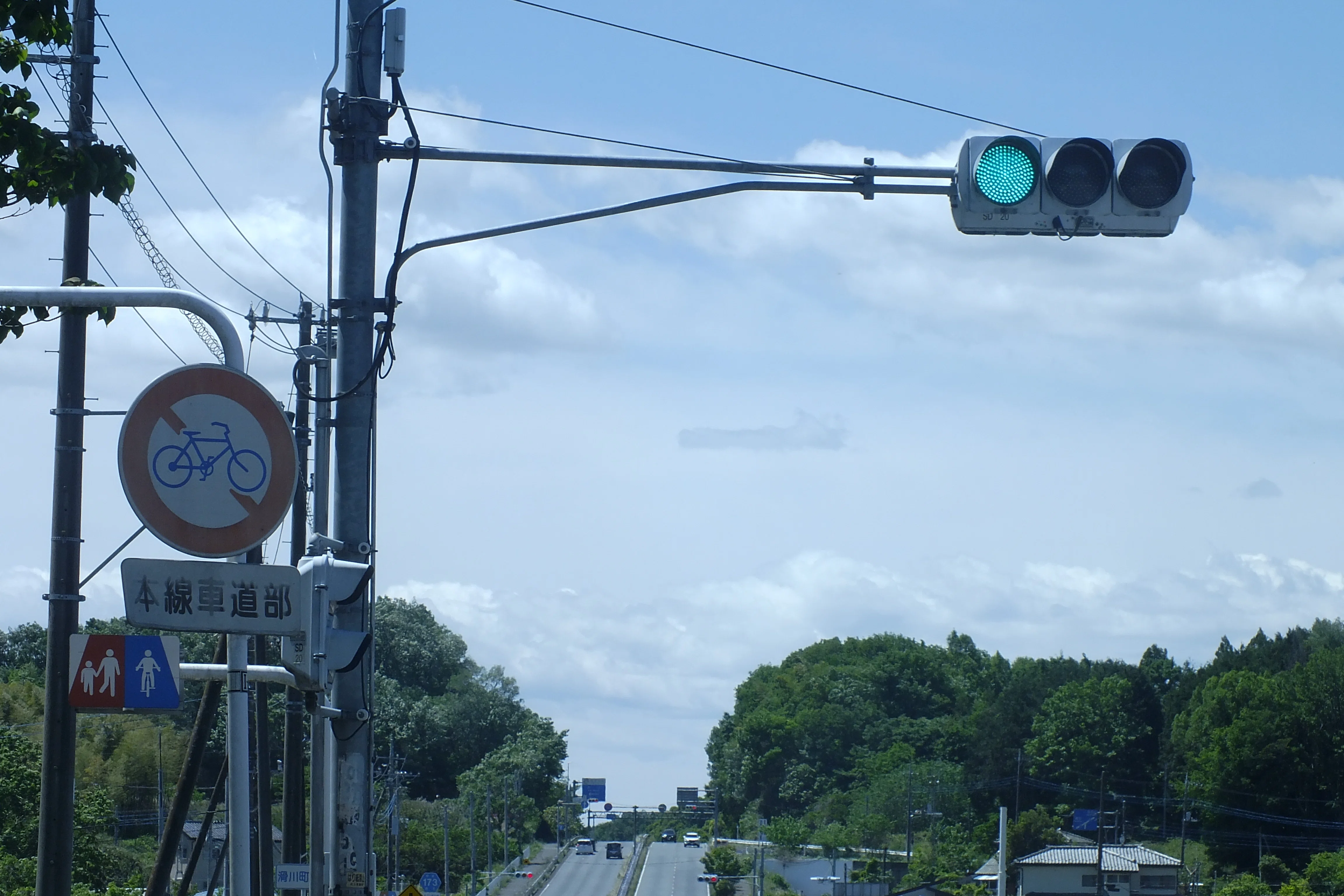 K21-396】熊谷市野原にある信号電材薄型素子型ユニット通常フードと