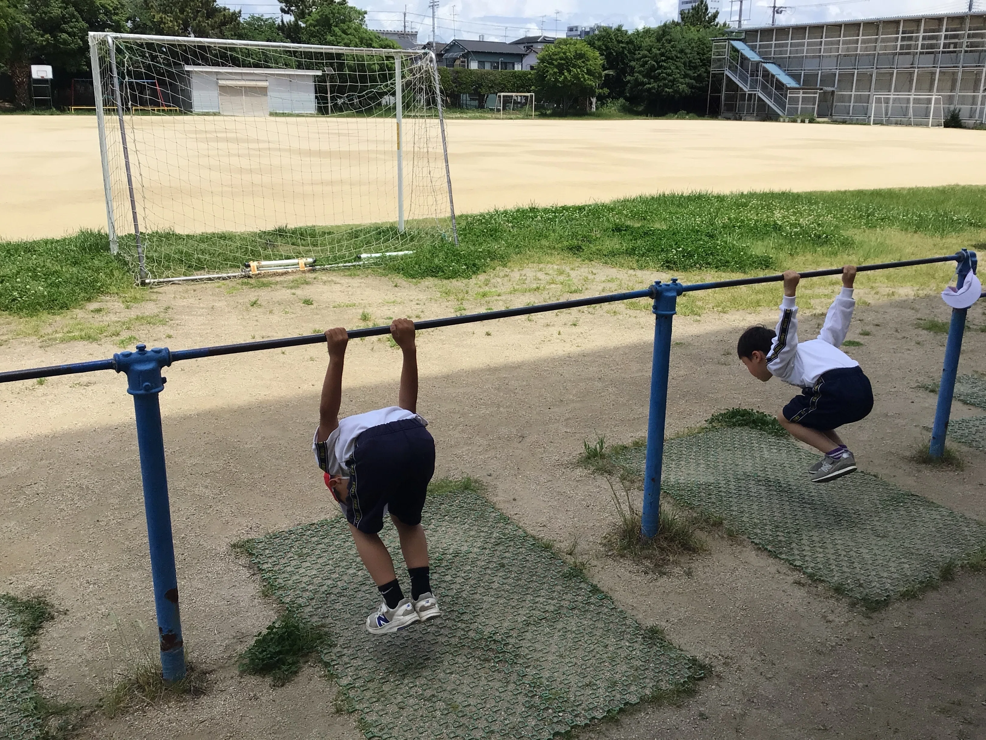 2年生 鉄棒|戎小学校 2年生 鉄棒|戎小学校
