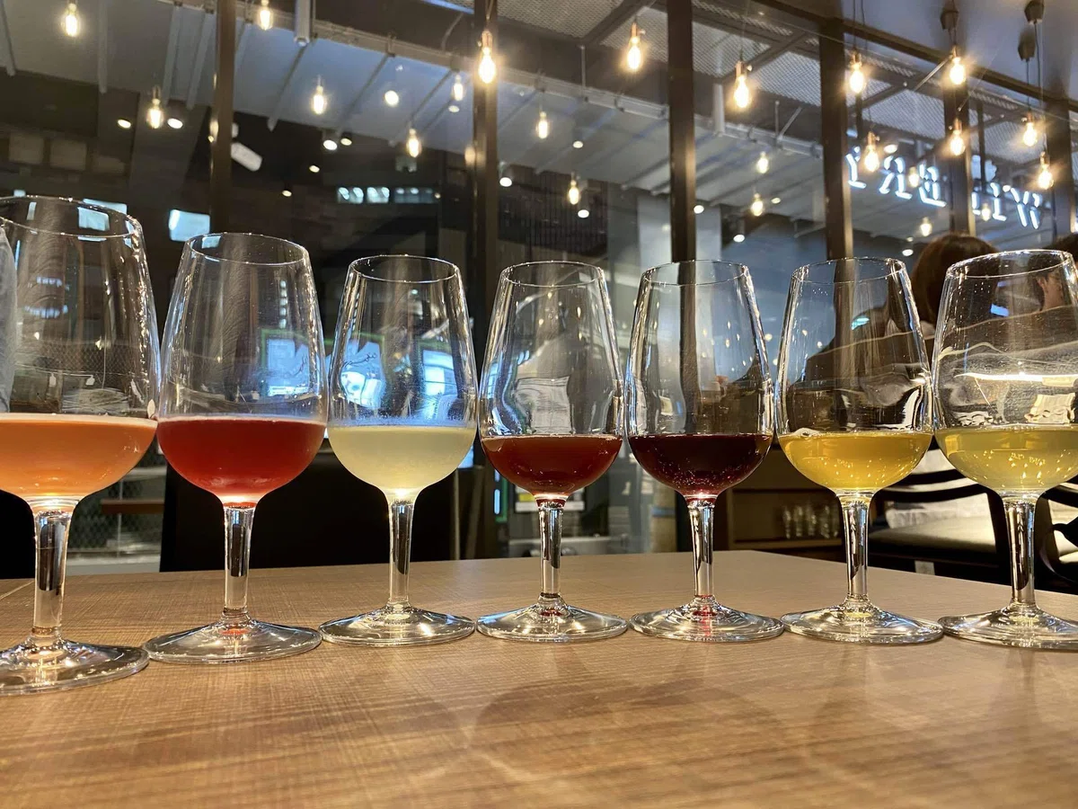 日本のナチュラルワインとは――RAW WINE 2026で聞いた「umami」と「お出汁感」の話|とだアキコ