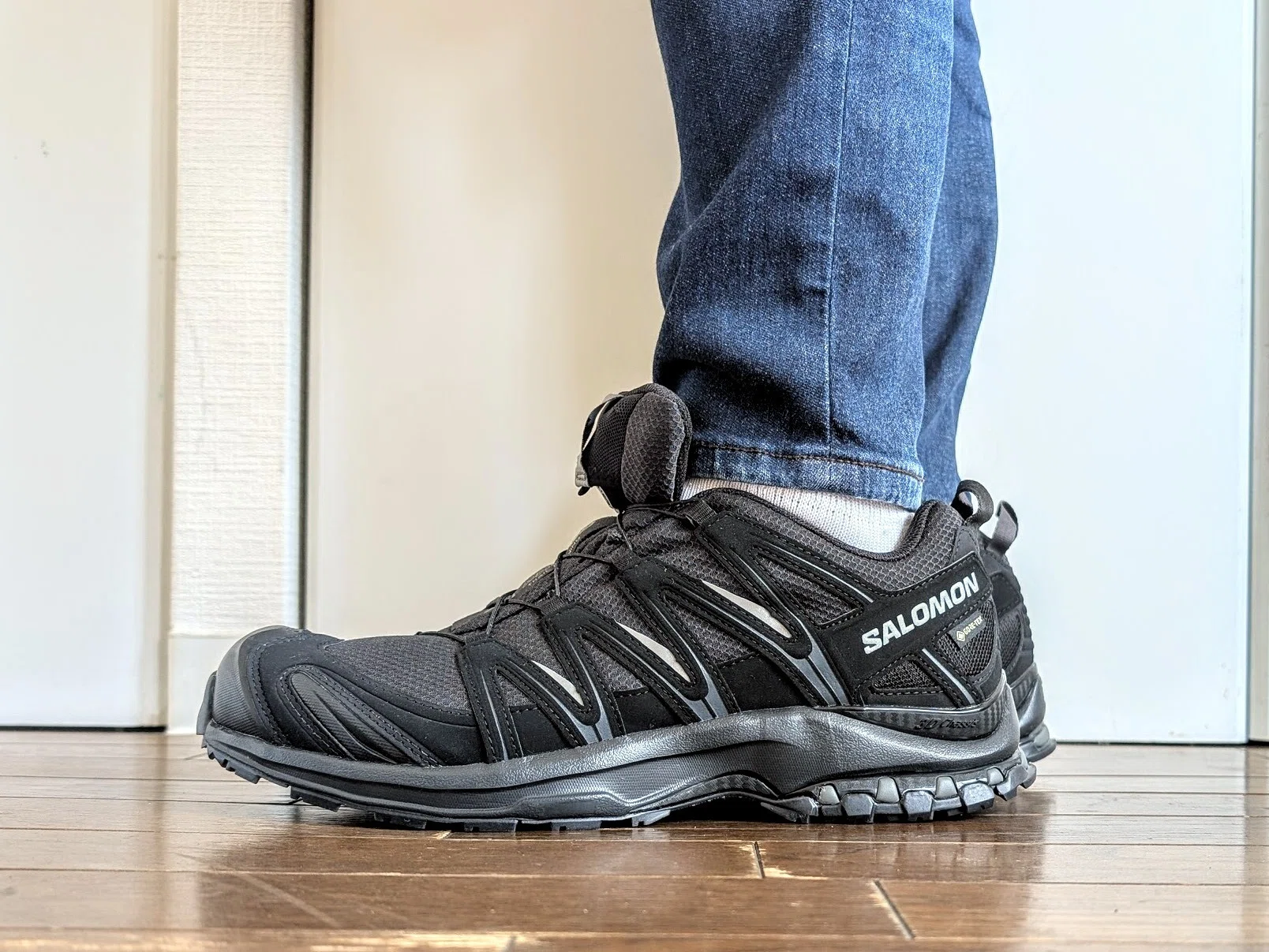 サロモン SALOMON XA-PRO-3D 箱無し サロモン】XA PRO 3D GORE-TEX(無印)買ってからV9との違いに気付く