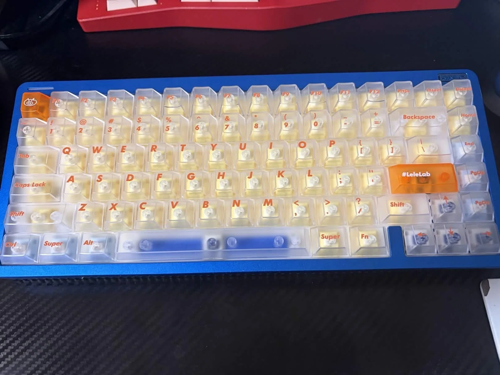 26 透明キーキャップとNuPhy Halo75 V2を組み合わせたらかわいすぎて