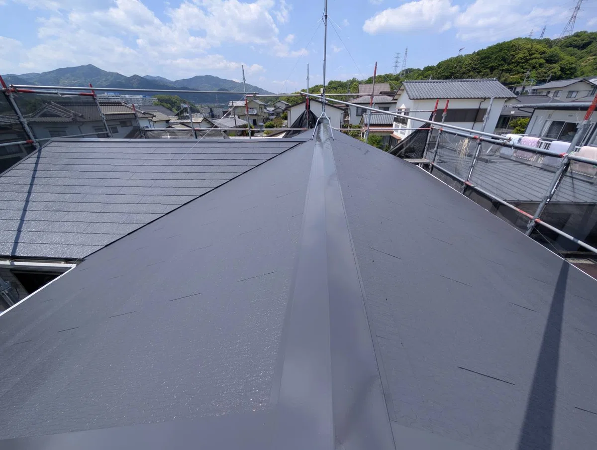 大分市 屋根塗装】コロニアル屋根を遮熱フッ素塗料で施工｜スーパー 
