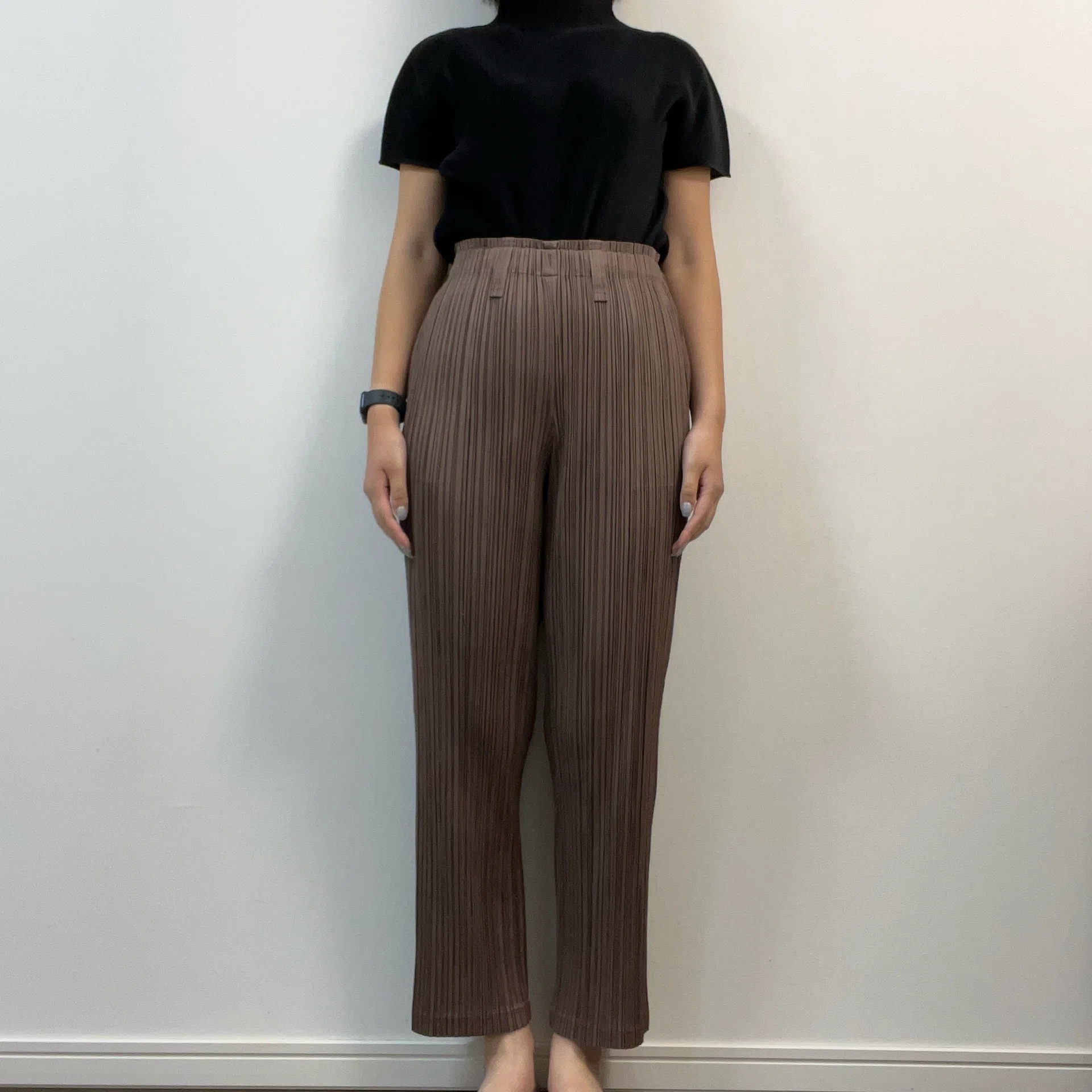 プリーツプリーズ「LOOP」と「THICKER」を比較｜透け感・生地感の違い