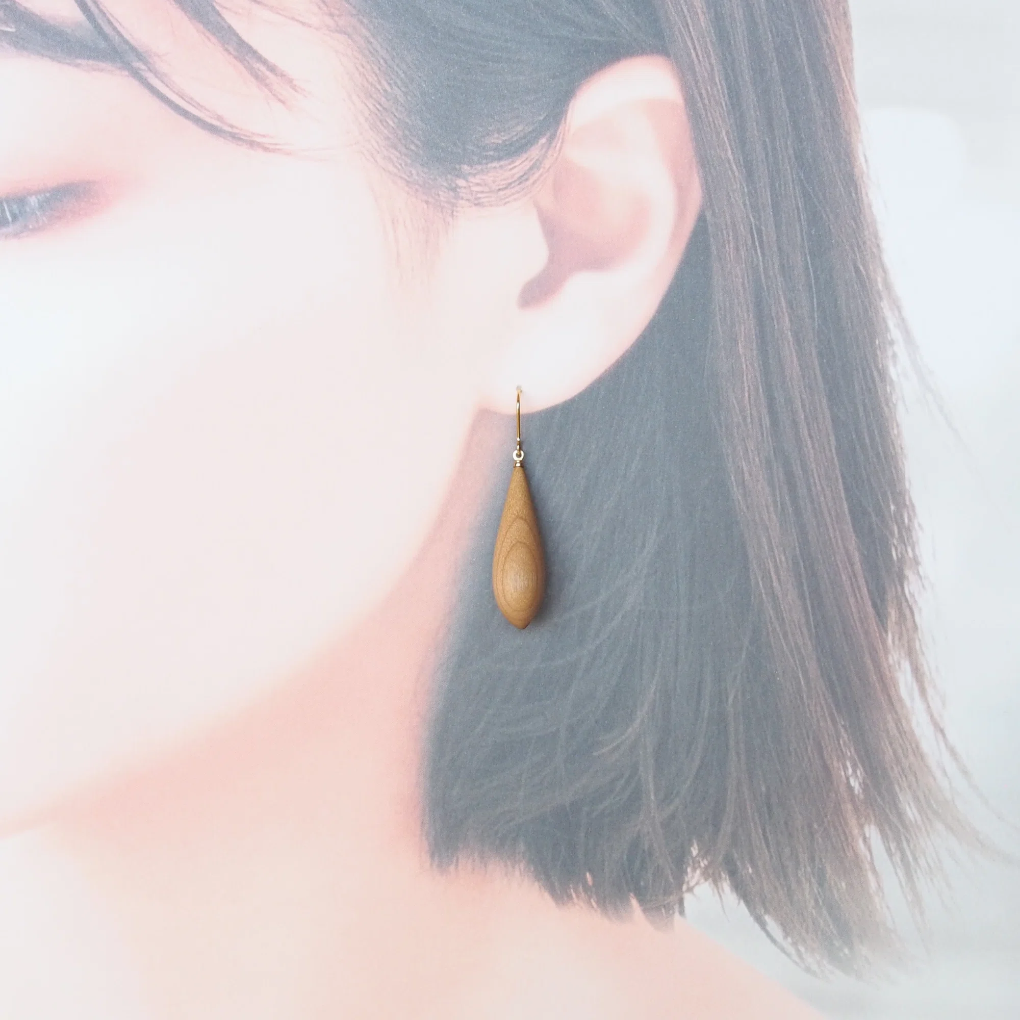 手彫りの木製ピアス『時のかけら』|MOE|クラフト工房『森のこのは』 手彫りの木製ピアス『時のかけら』|MOE|クラフト工房『森のこのは』