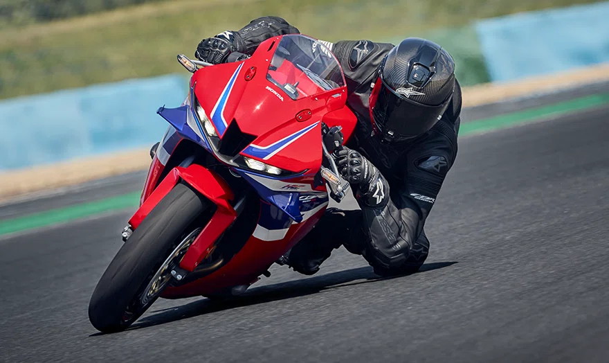 600CC」バイクに乗る理由、大型バイクの維持費【CBR600RR/ZX-6R