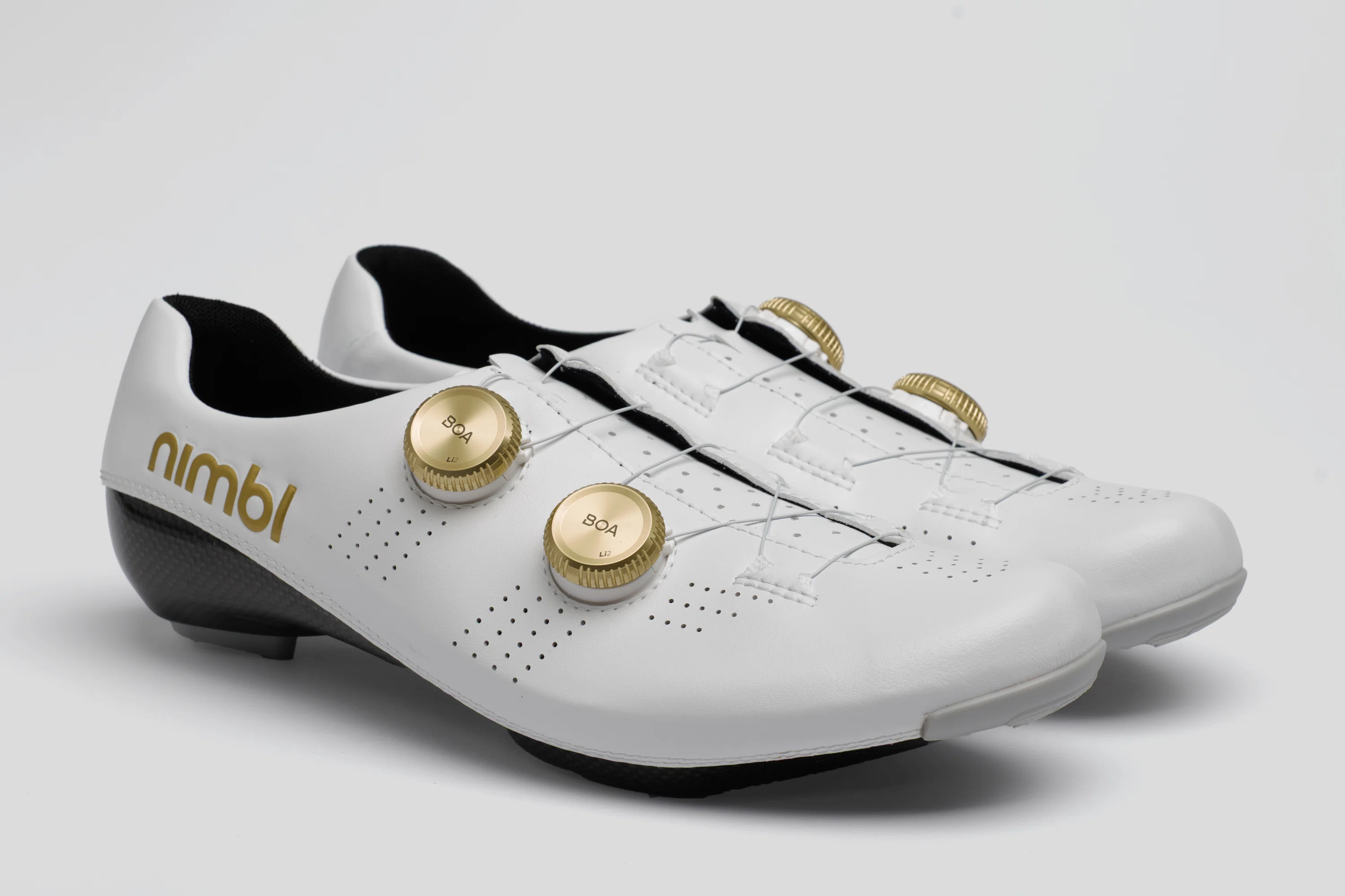 プレミアムシューズブランド「Nimbl」を詳しく掘り下げる。｜TRISPORTS