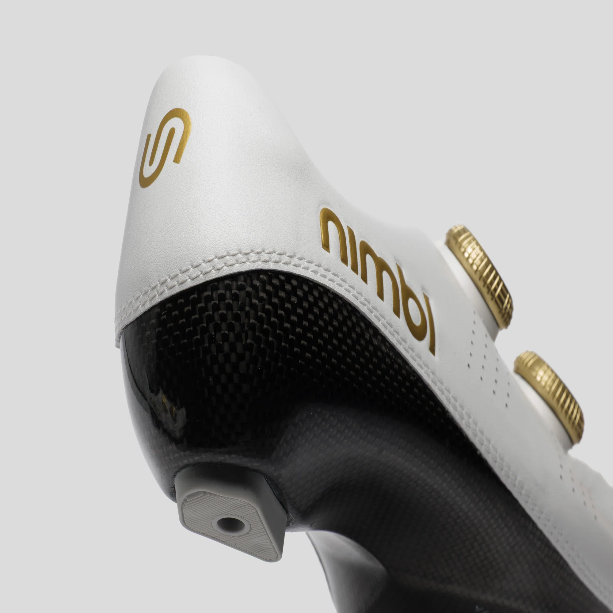 プレミアムシューズブランド「Nimbl」を詳しく掘り下げる。｜TRISPORTS