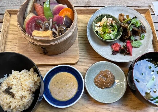 表参道にあるBROWN RICE Tokyo Omotesandoのせいろ蒸しランチの写真