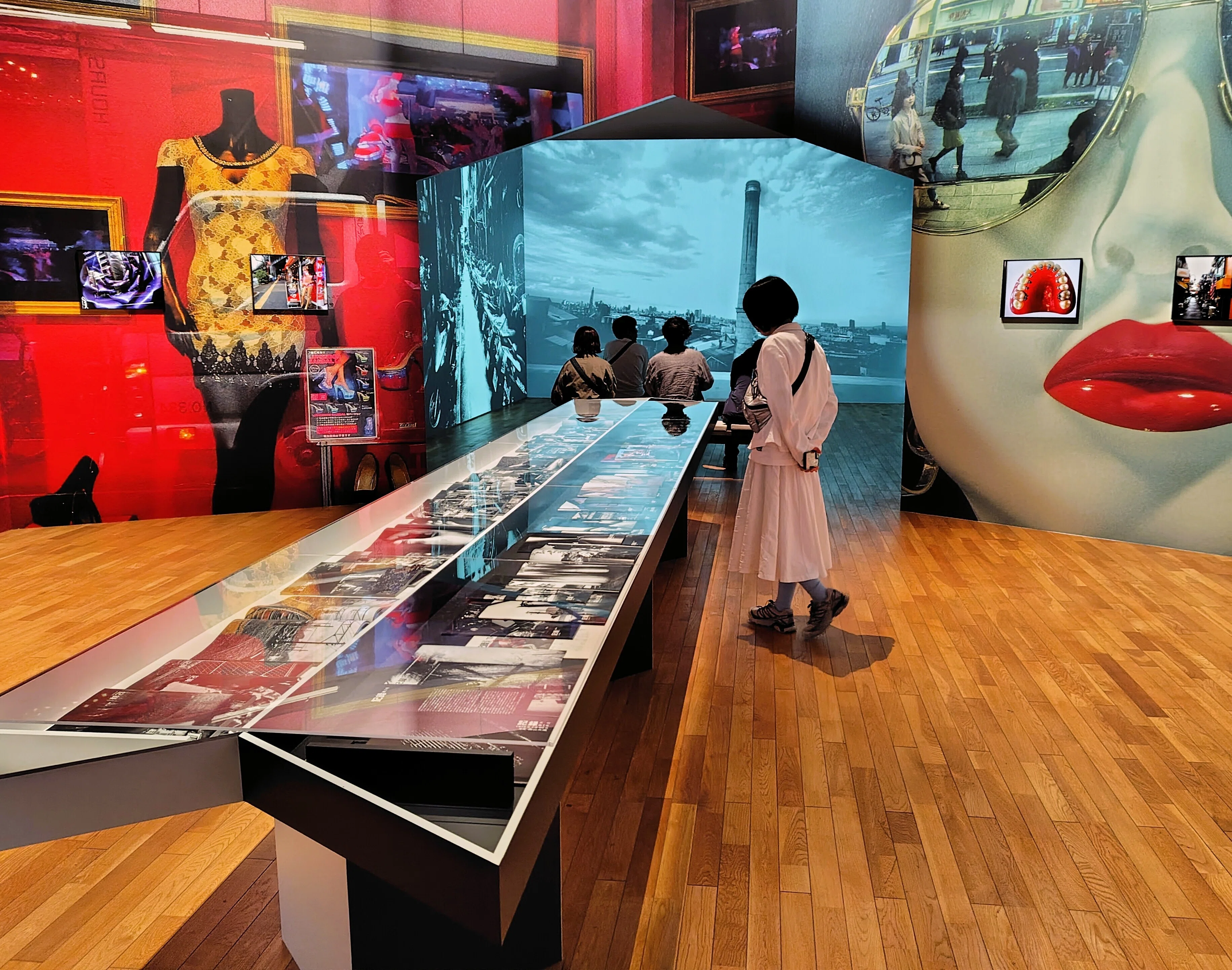 京都アート散歩】京都市京セラ美術館からgallery16へ。写真の祭典で