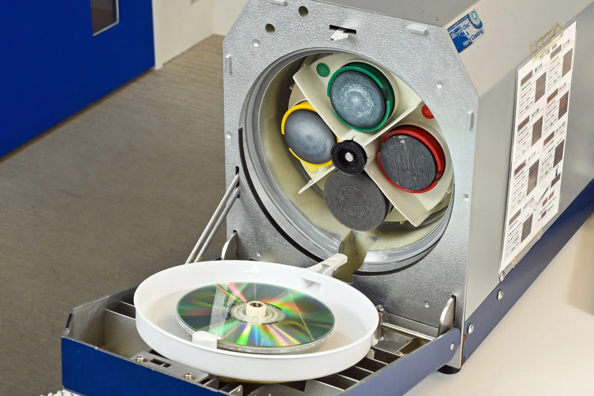 DVD研磨機【修復機】DVDケンマくんMATE CD・DVD研磨機 DVDケンマくん