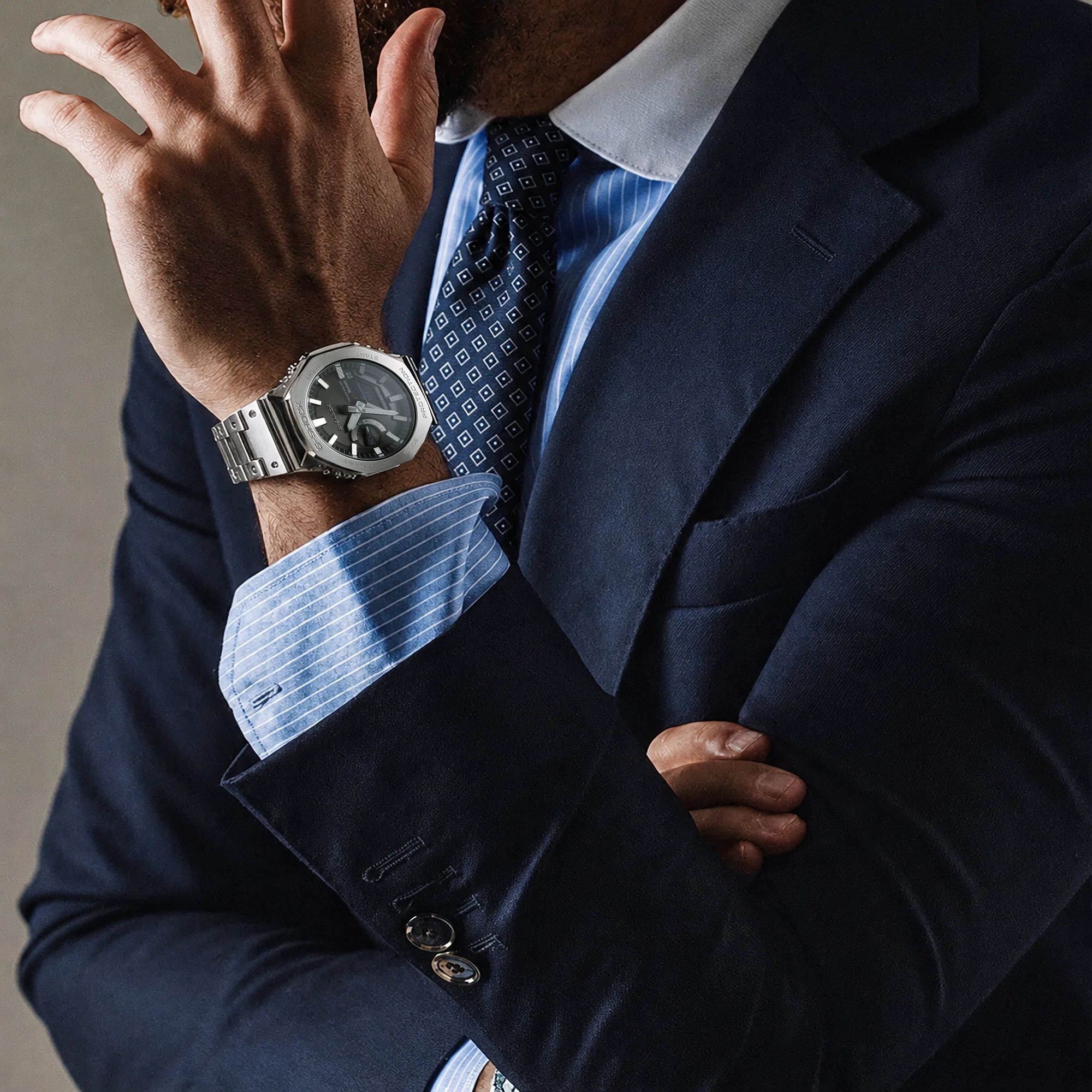 シンプルで美しい八角形フォルム ― G-SHOCK GM-B2100SD-1AJF｜Hideo