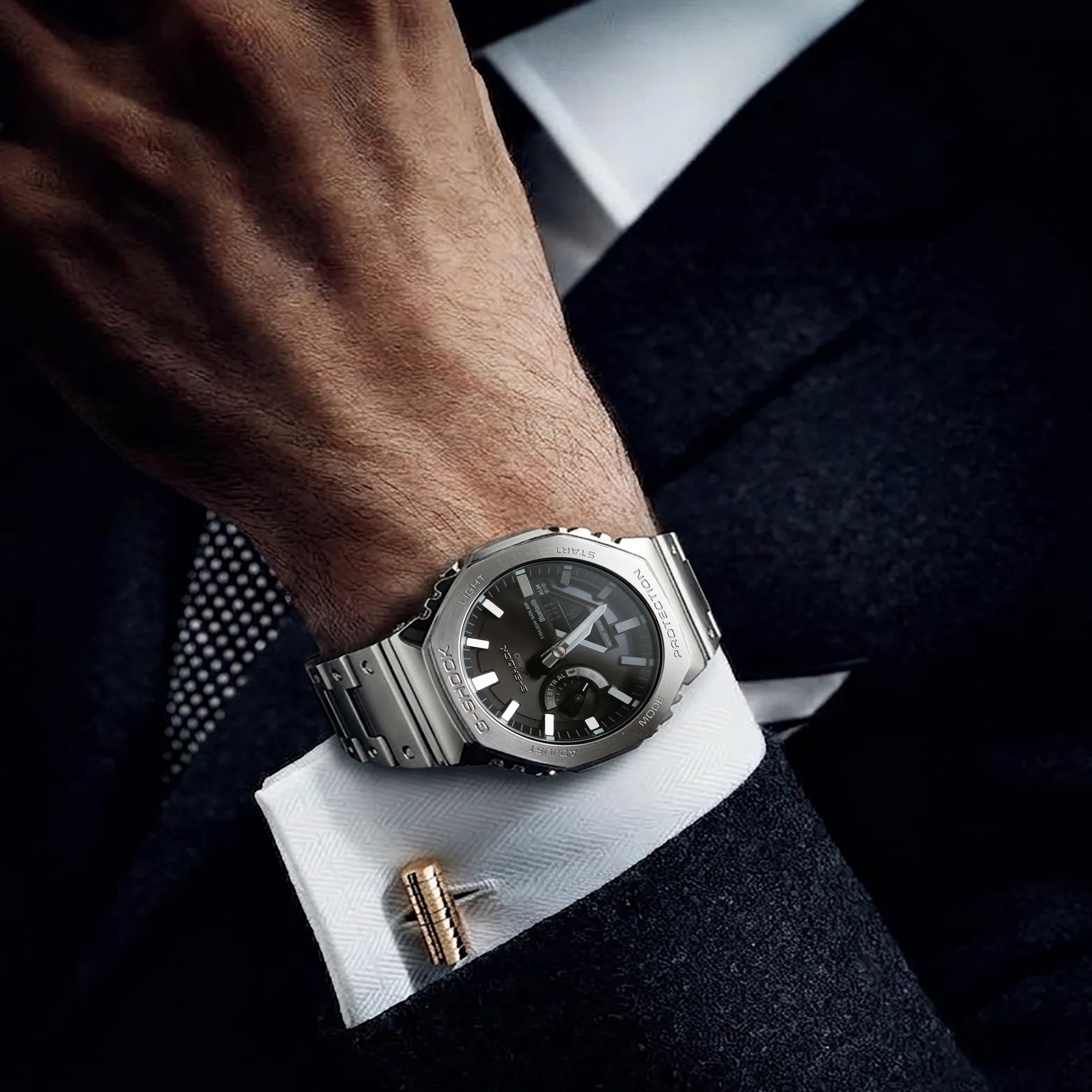 シンプルで美しい八角形フォルム ― G-SHOCK GM-B2100SD-1AJF｜Hideo
