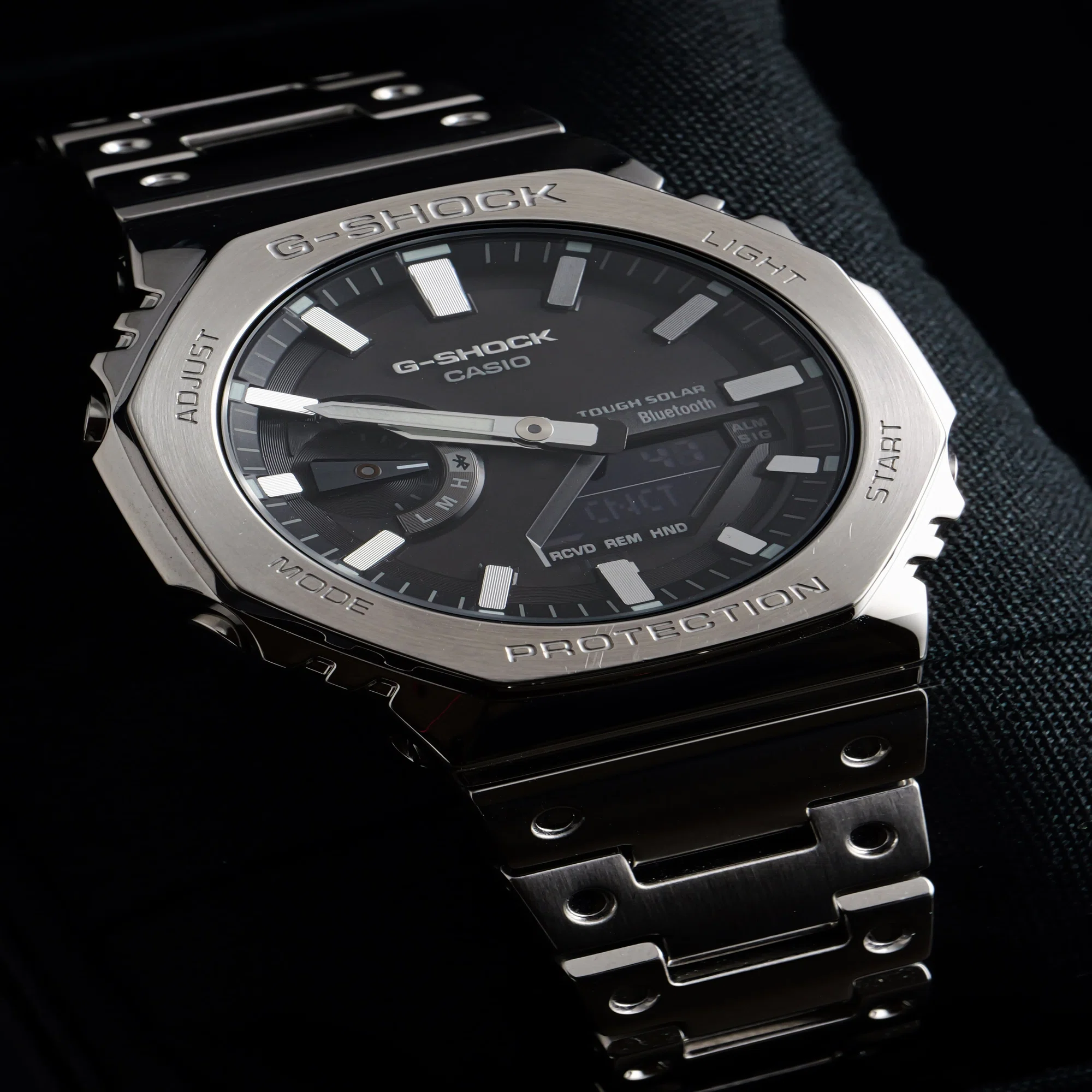 シンプルで美しい八角形フォルム ― G-SHOCK GM-B2100SD-1AJF｜Hideo 