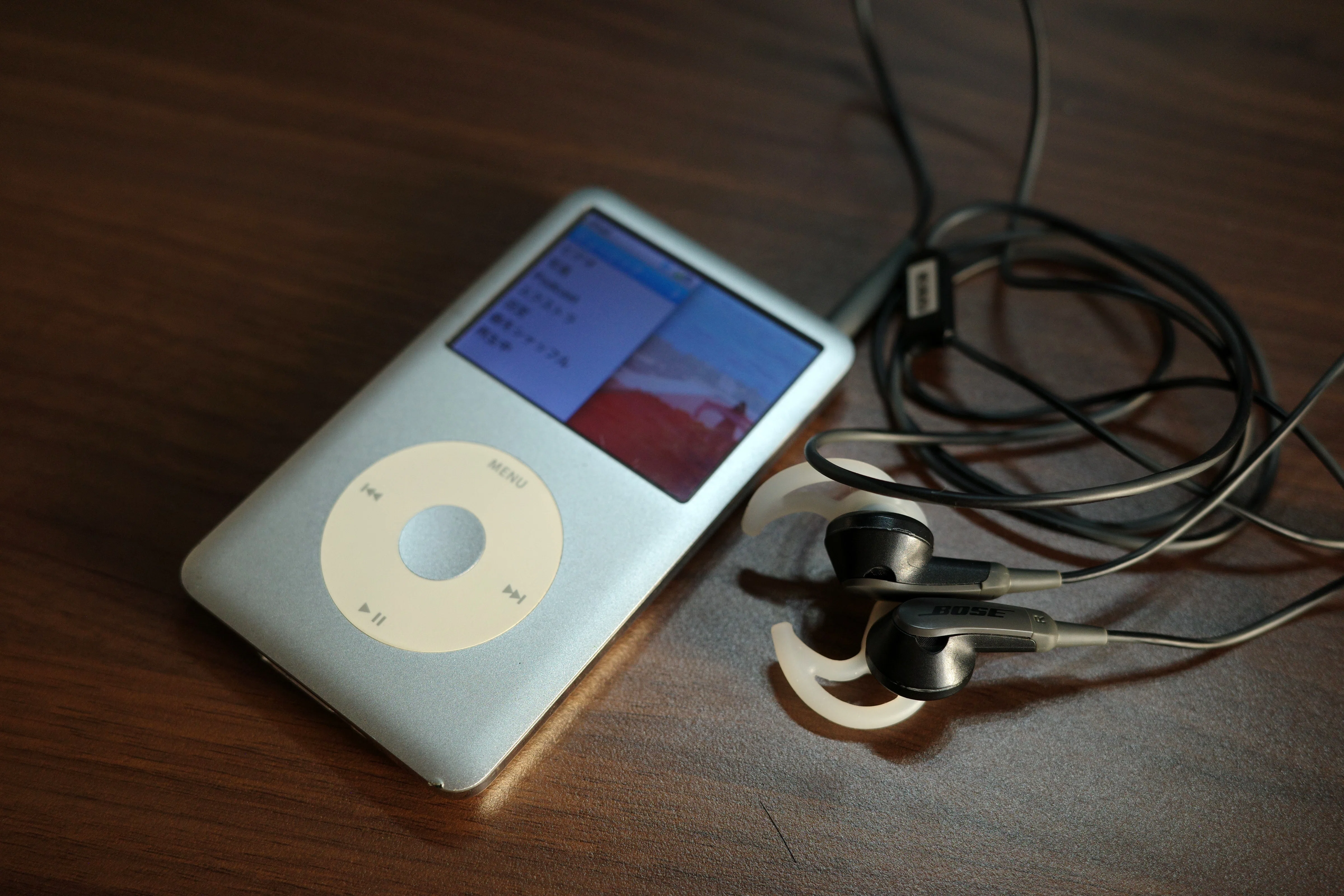 オーディオ機器 iPod Classic シルバー イヤフォン付き