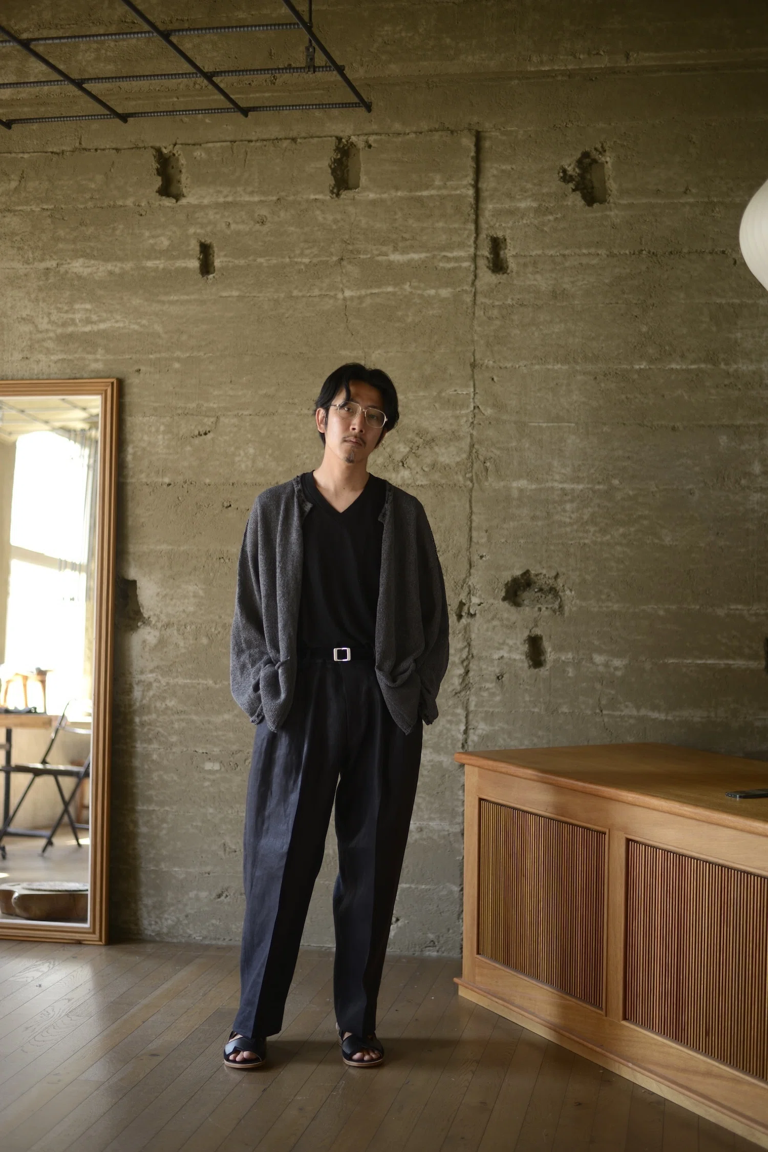 黒いリネンで夏を。｜takuro yamashita